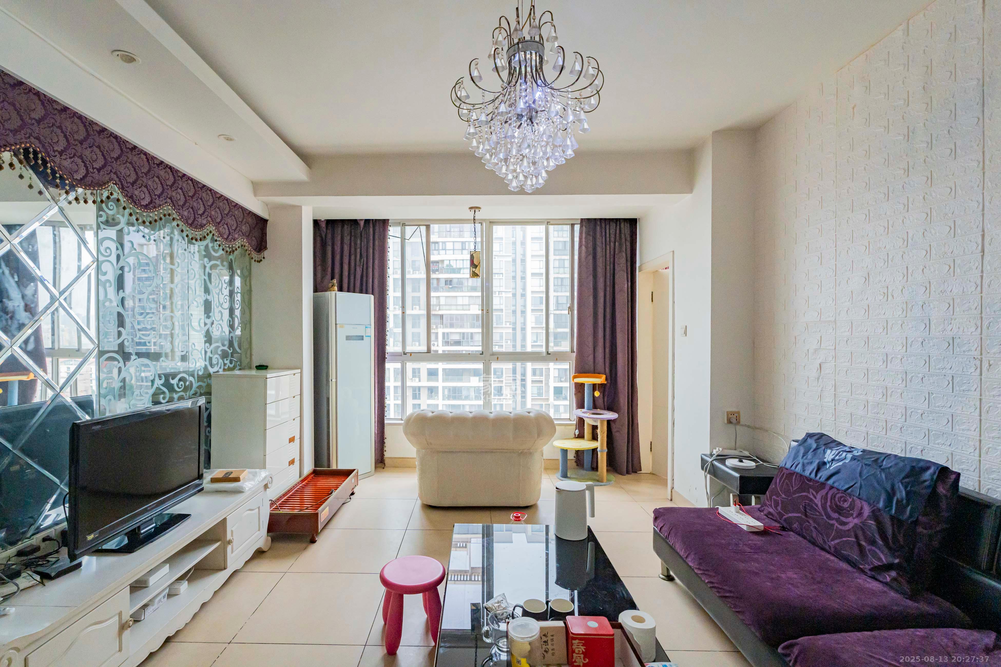 月湖兰庭 2室2厅1卫 63.0万 月湖兰庭 2室2厅1卫 63.0万客厅