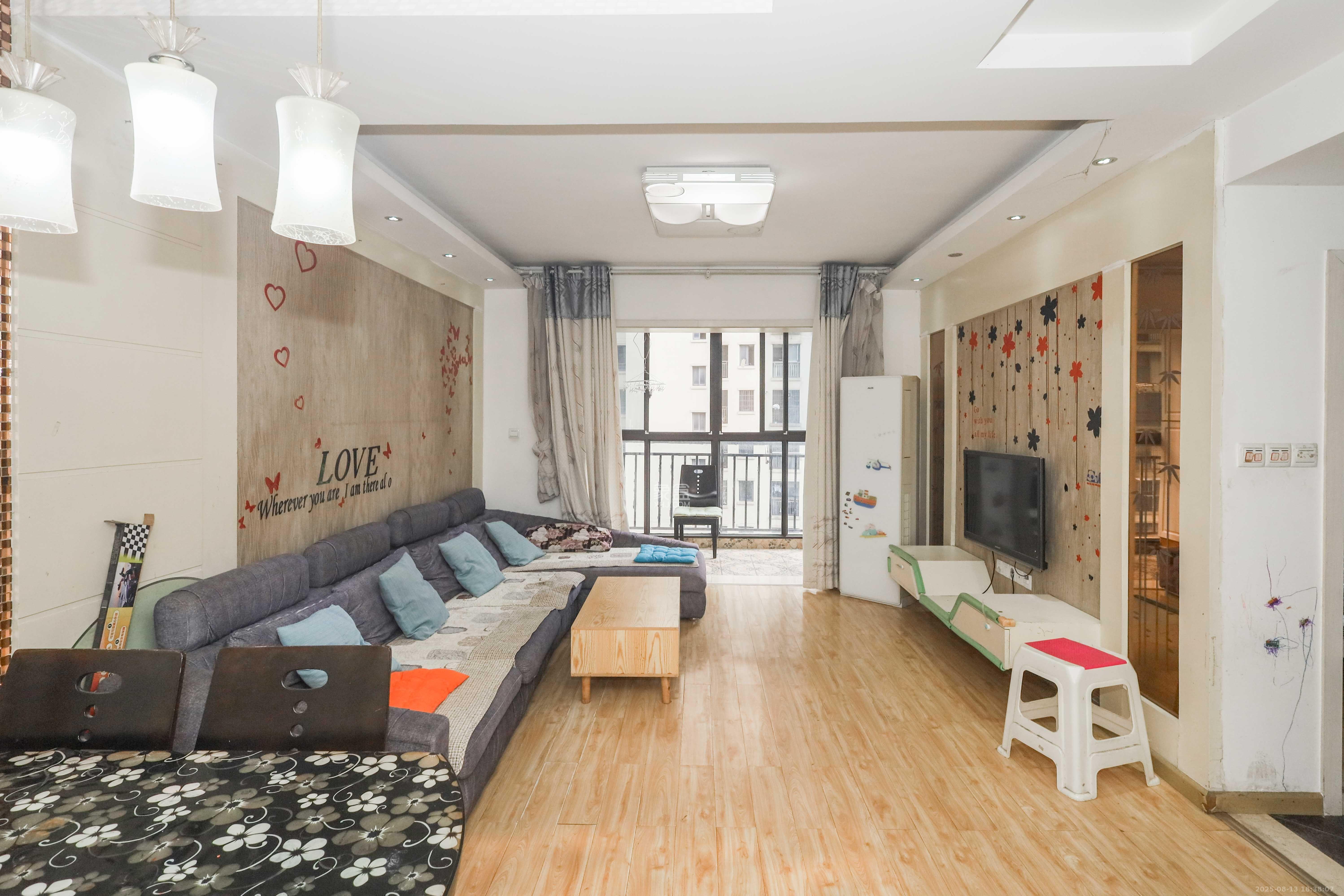 保利麓谷林语E区  4室2厅2卫    2800.0元/月 保利麓谷林语E区  4室2厅2卫    2800.0元/月室内图