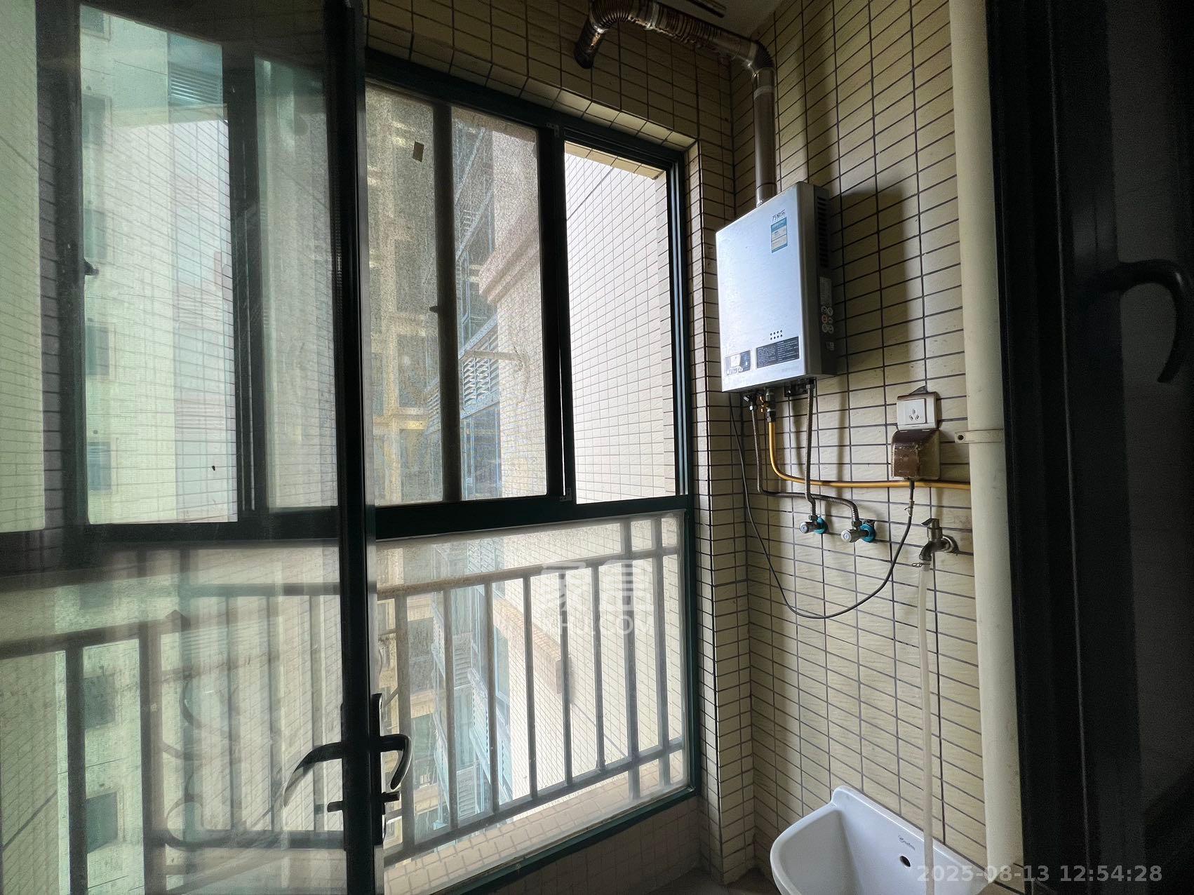 恒大绿洲  2室2厅1卫    2400.0元/月室内图