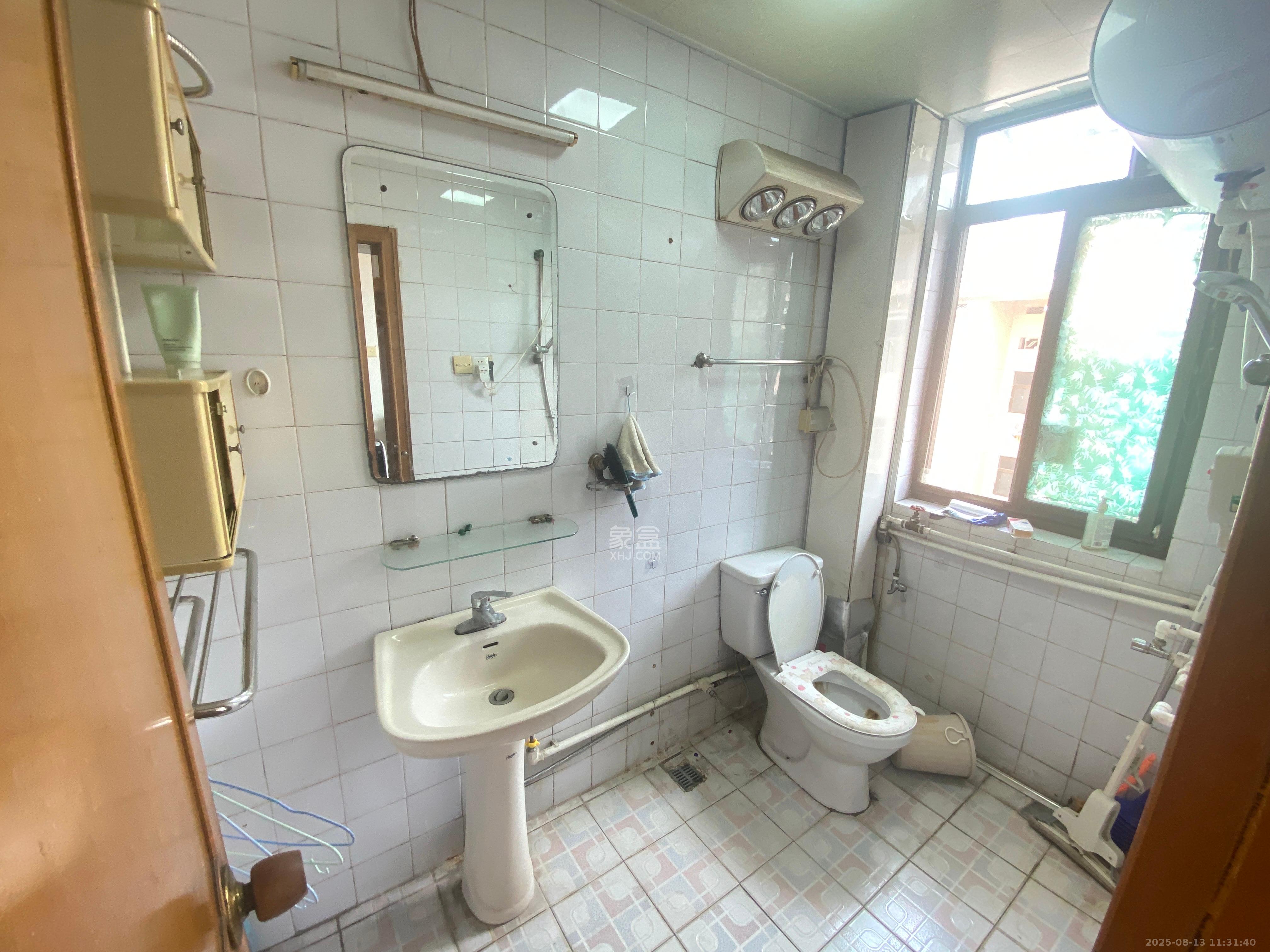 浦沅生活一区 2室2厅1卫 1200.0元/月 浦沅生活一区 2室2厅1卫 1200.0元/月室内图