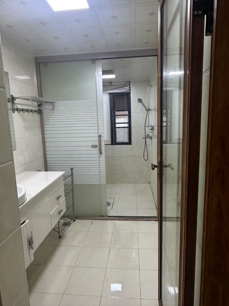 汇通国际  4室2厅2卫    62.8万 汇通国际  4室2厅2卫    62.8万客厅