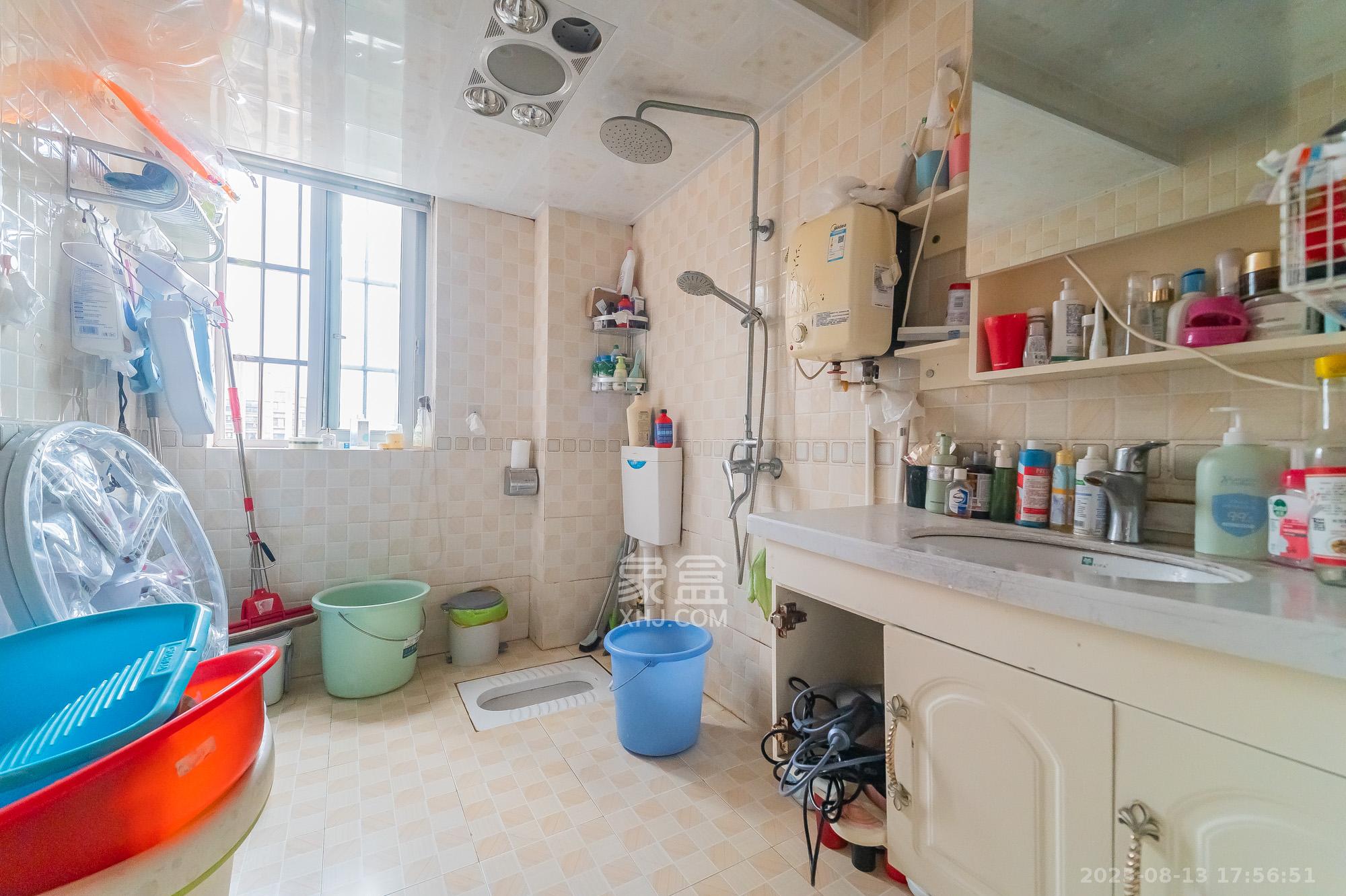 筑梦佳园 4室2厅2卫 88.0万 筑梦佳园 4室2厅2卫 88.0万卫生间