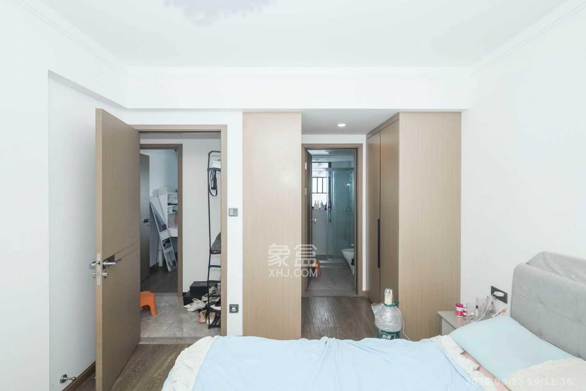招商华发依云曦城  4室2厅2卫   2800.00元/月室内图