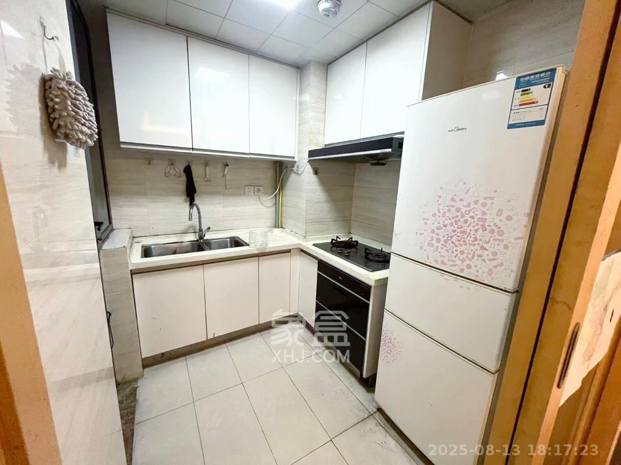 珠江郦城薰衣道 3室2厅1卫 2000.0元/月 珠江郦城薰衣道 3室2厅1卫 2000.0元/月室内图