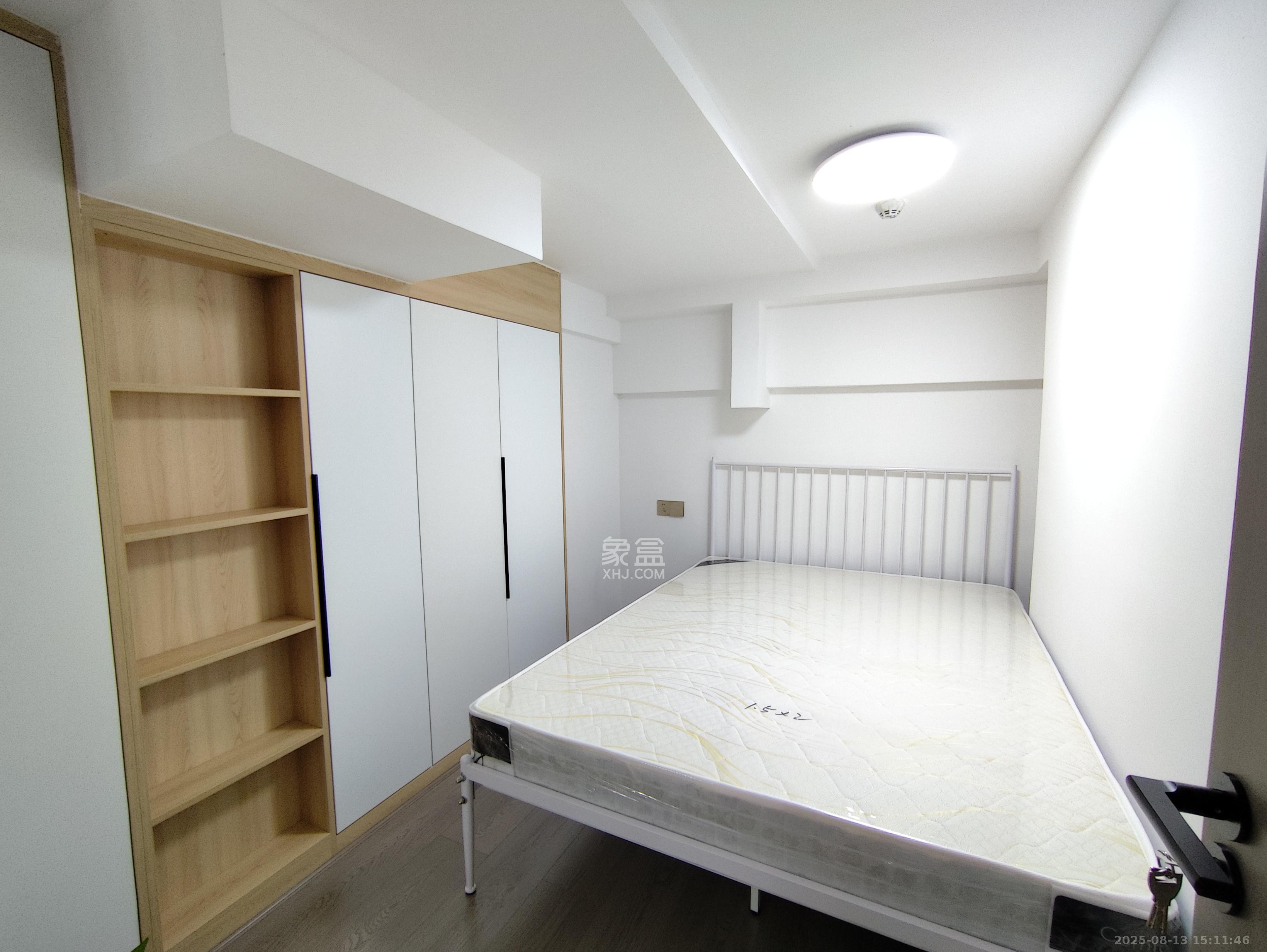 绿地新都会  2室1厅1卫   1800.00元/月室内图