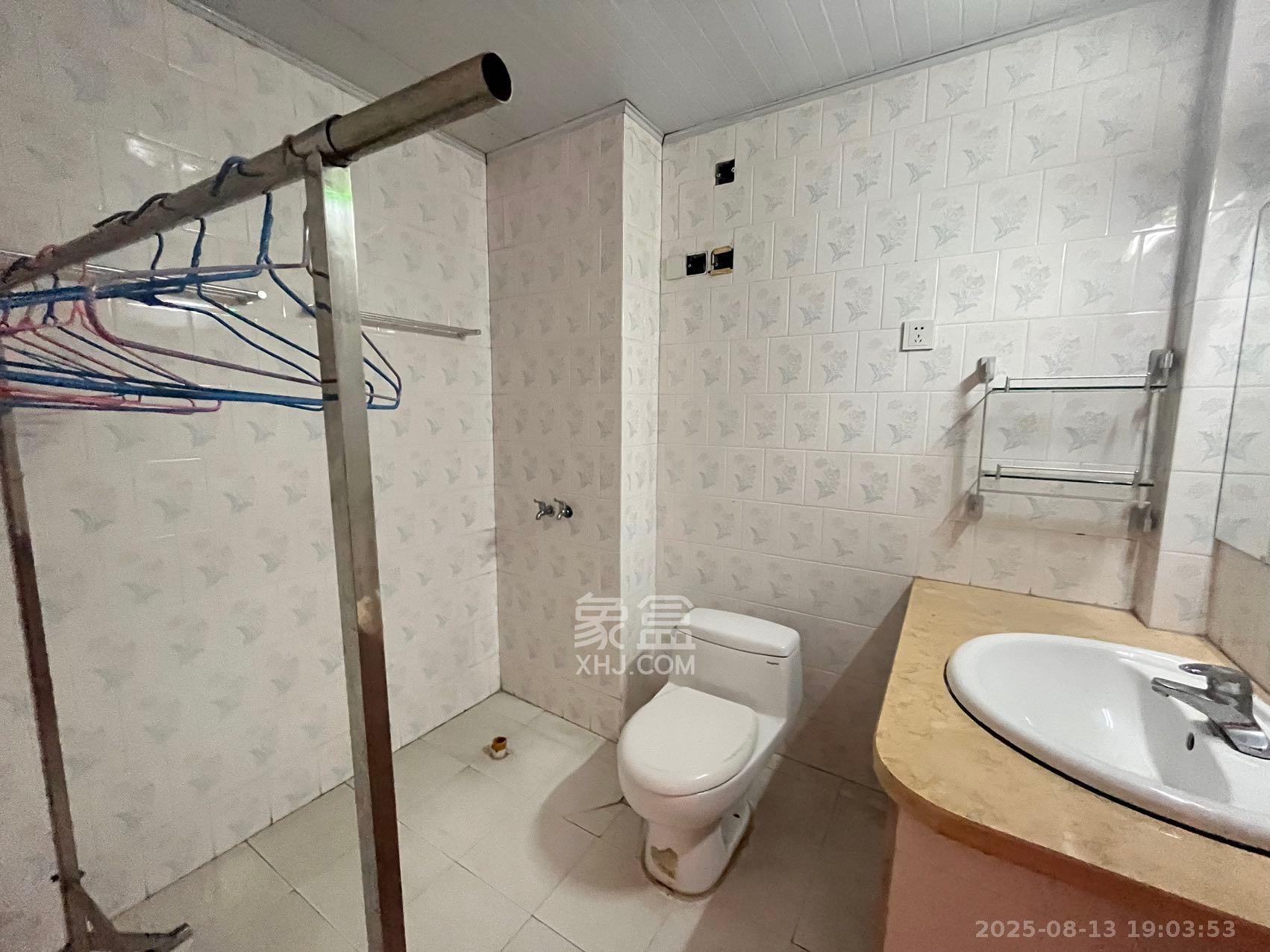 运通馨苑  3室2厅2卫    2400.0元/月 运通馨苑  3室2厅2卫    2400.0元/月室内图