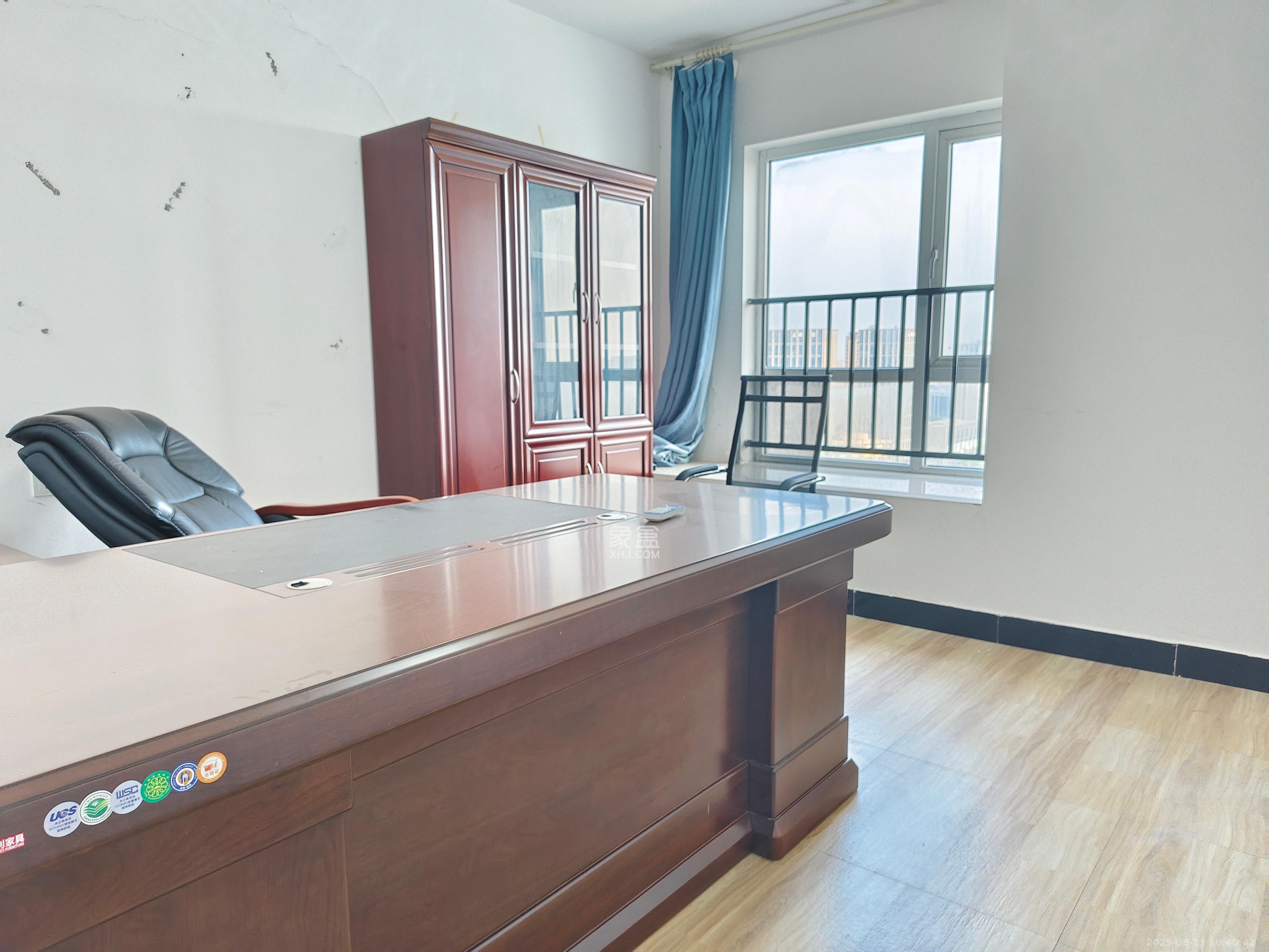 长城雅苑  3室2厅1卫    2600.0元/月 长城雅苑  3室2厅1卫    2600.0元/月室内图