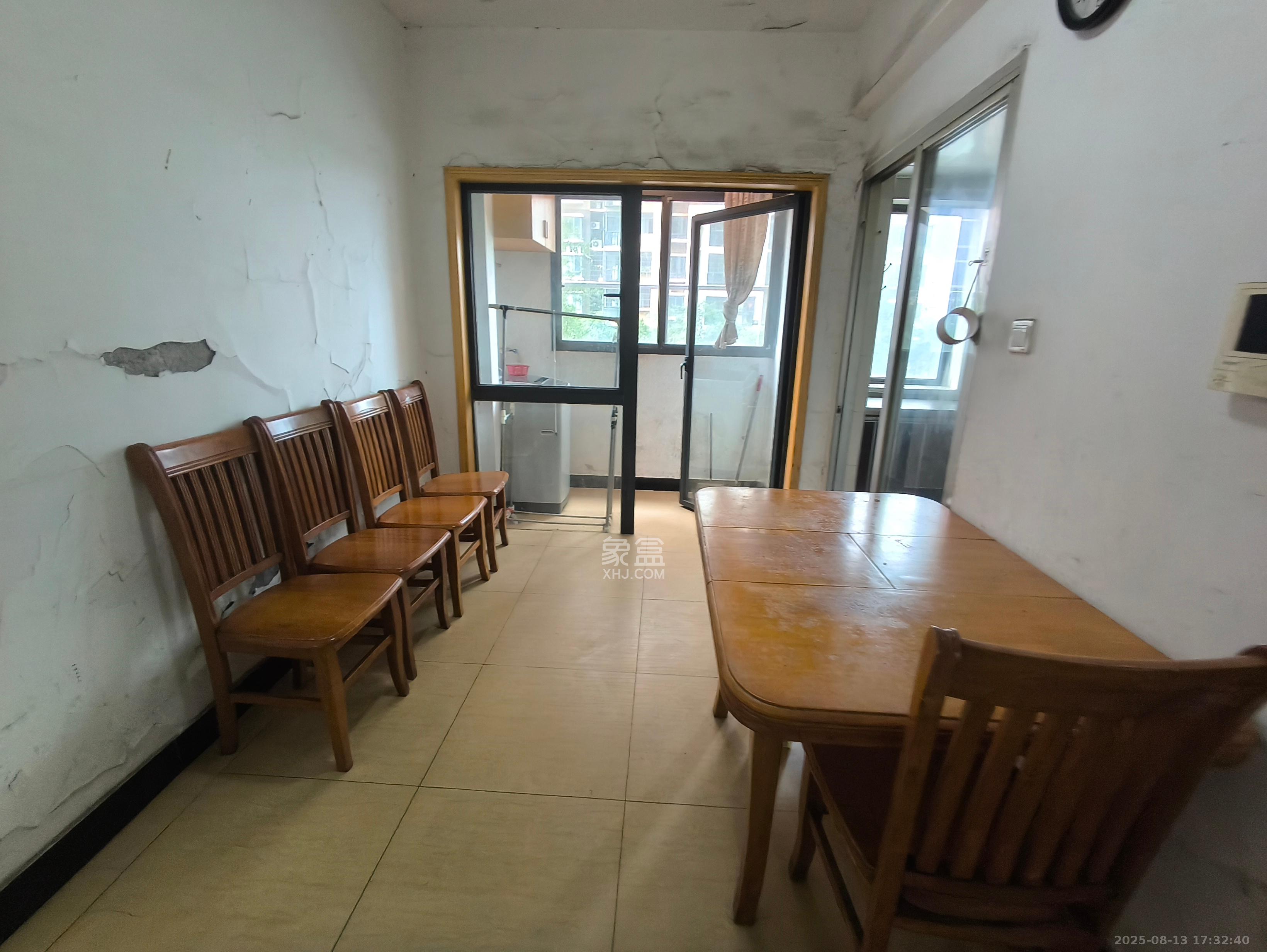 中国铁建国际城一期 3室2厅1卫 1350.0元/月 中国铁建国际城一期 3室2厅1卫 1350.0元/月室内图