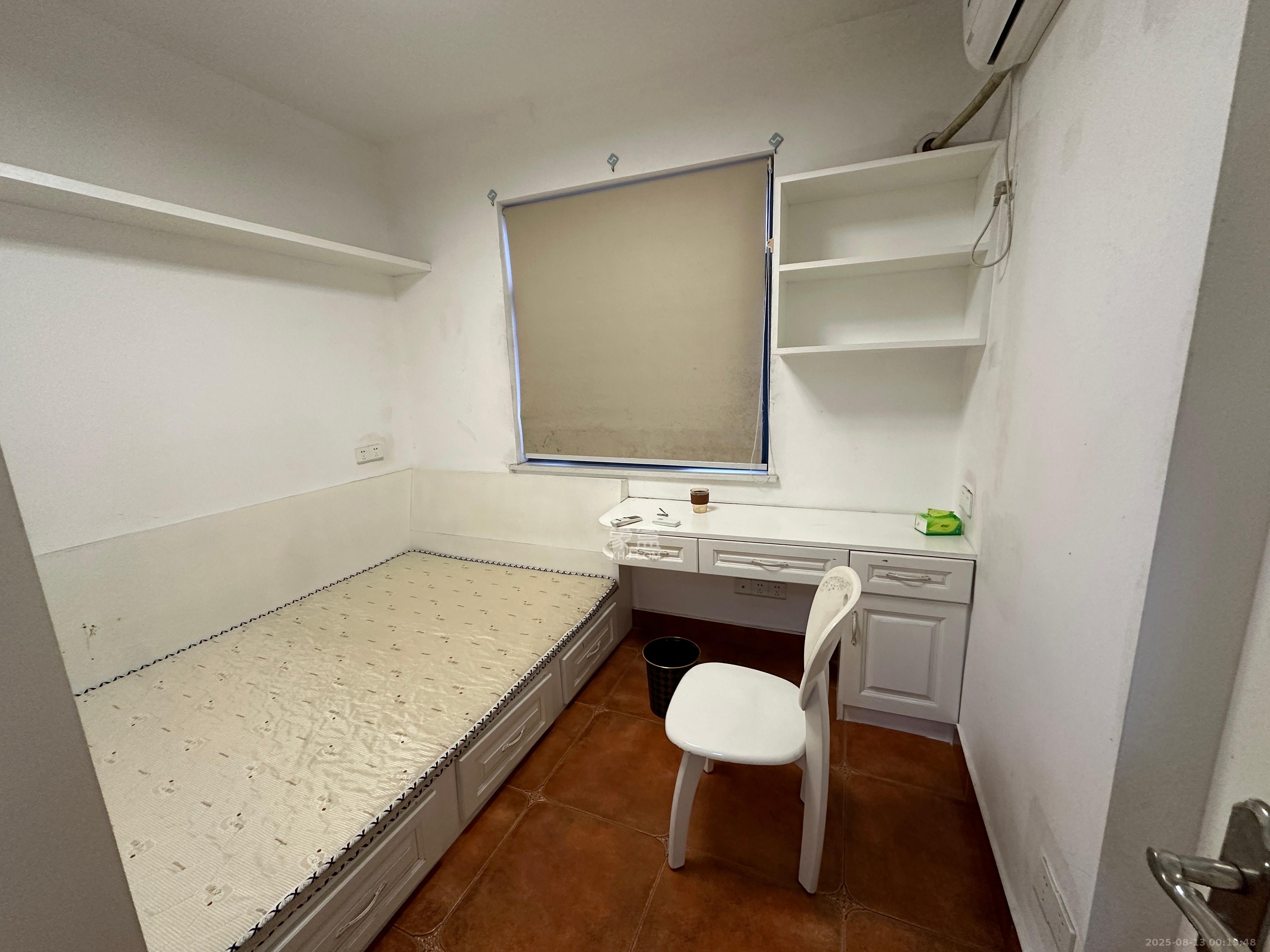 华侨假日中心(晟华苑) 1室1厅1卫 1800.0元/月 华侨假日中心(晟华苑) 1室1厅1卫 1800.0元/月室内图