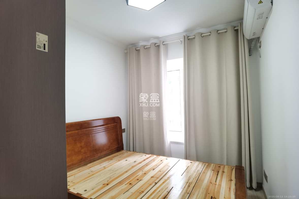 亿达智造小镇望天悦 3室2厅2卫 2300.0元/月 亿达智造小镇望天悦 3室2厅2卫 2300.0元/月室内图