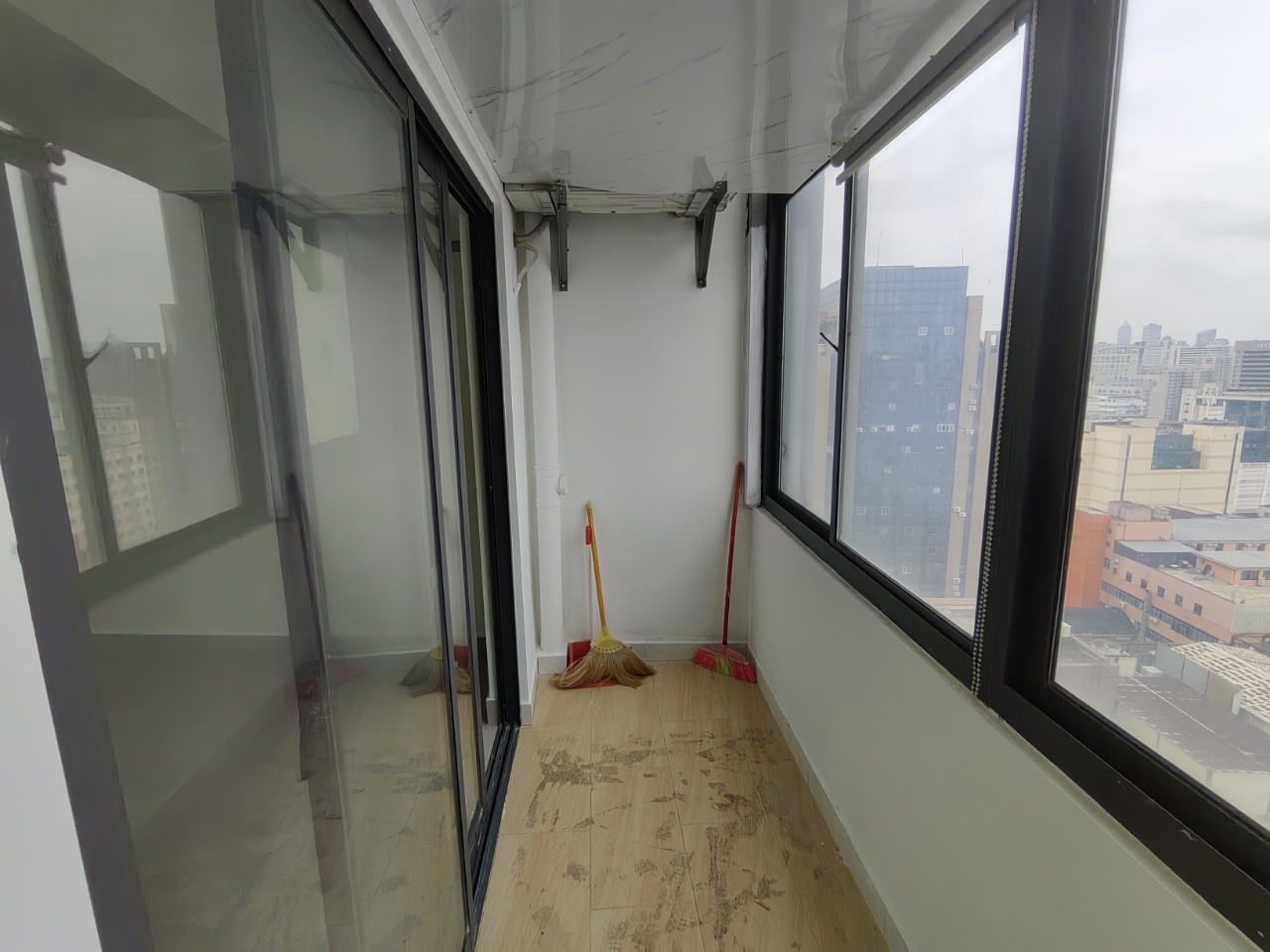 望海国际广场 1室1厅1卫 1600.0元/月 望海国际广场 1室1厅1卫 1600.0元/月室内图