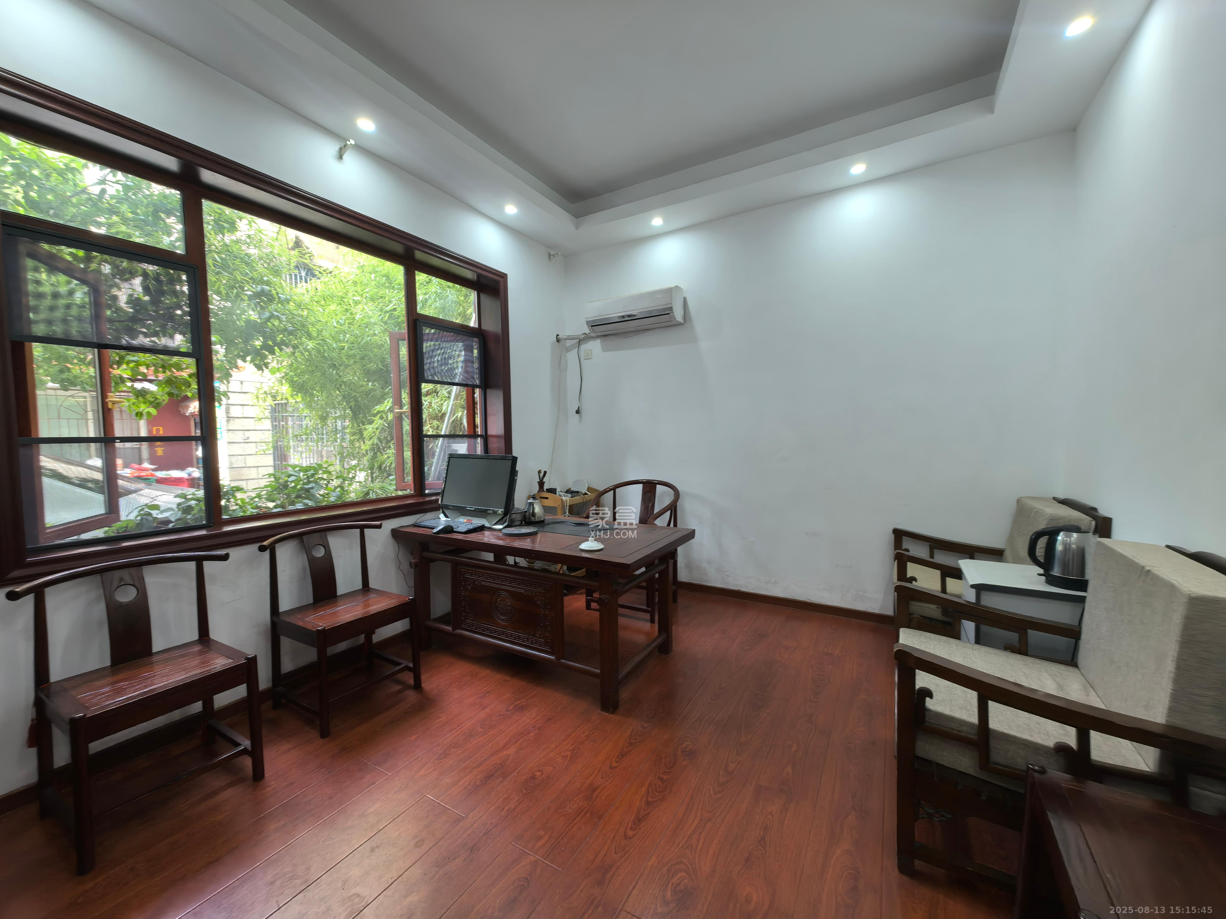 德雅精品公寓 3室2厅1卫 2800.0元/月 德雅精品公寓 3室2厅1卫 2800.0元/月室内图