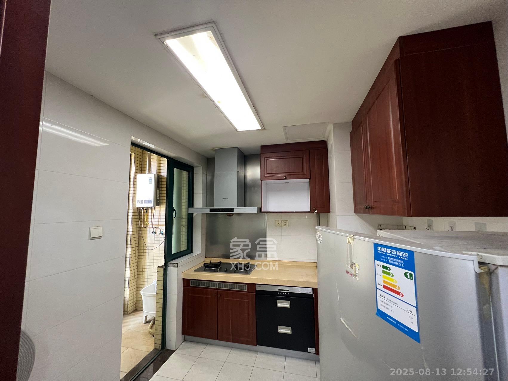 恒大绿洲  2室2厅1卫    2400.0元/月室内图