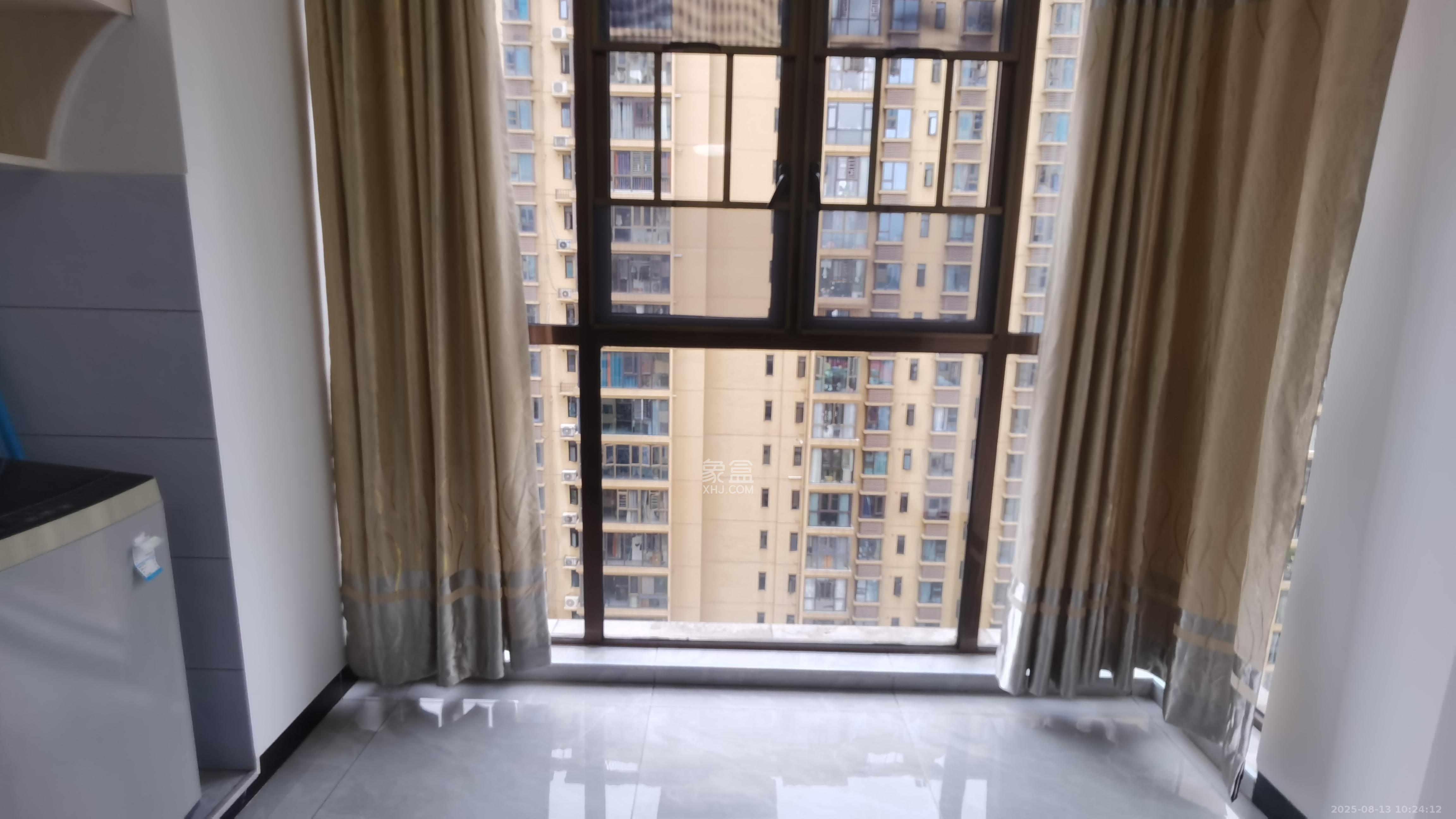 江山帝景哈佛  2室2厅1卫    1800.0元/月 江山帝景哈佛  2室2厅1卫    1800.0元/月室内图