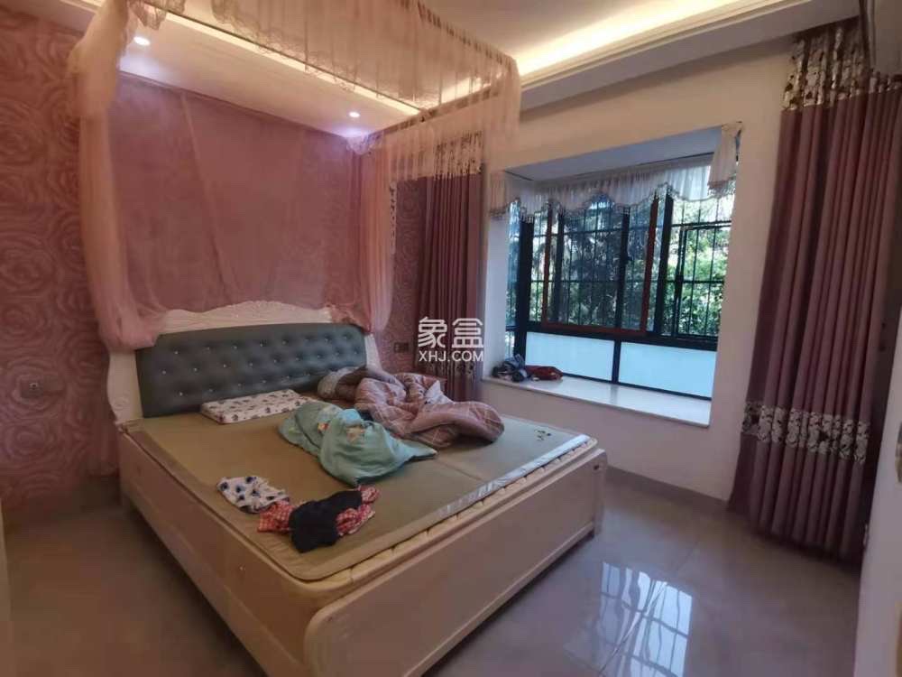 南海幸福城 3室2厅2卫 4500.0元/月 南海幸福城 3室2厅2卫 4500.0元/月室内图