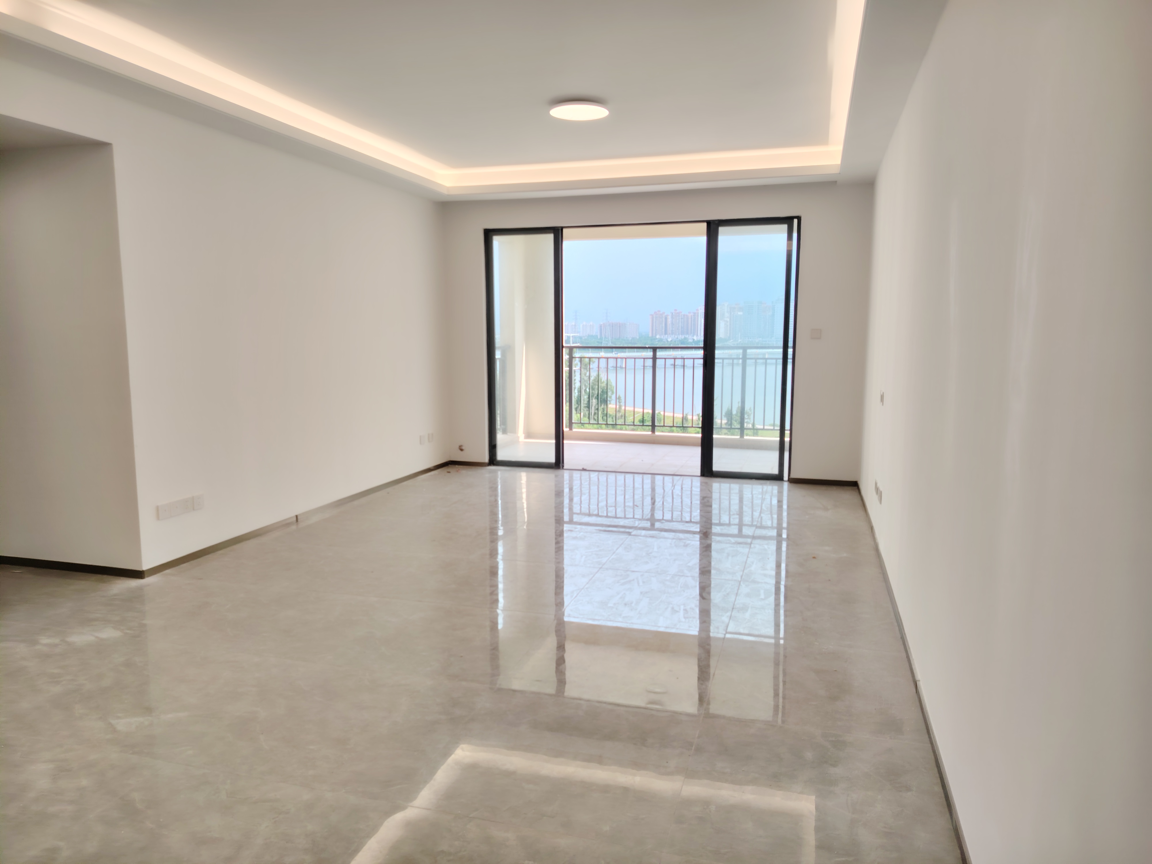 和风家园蓝天居 3室2厅2卫 1800.0元/月 和风家园蓝天居 3室2厅2卫 1800.0元/月室内图