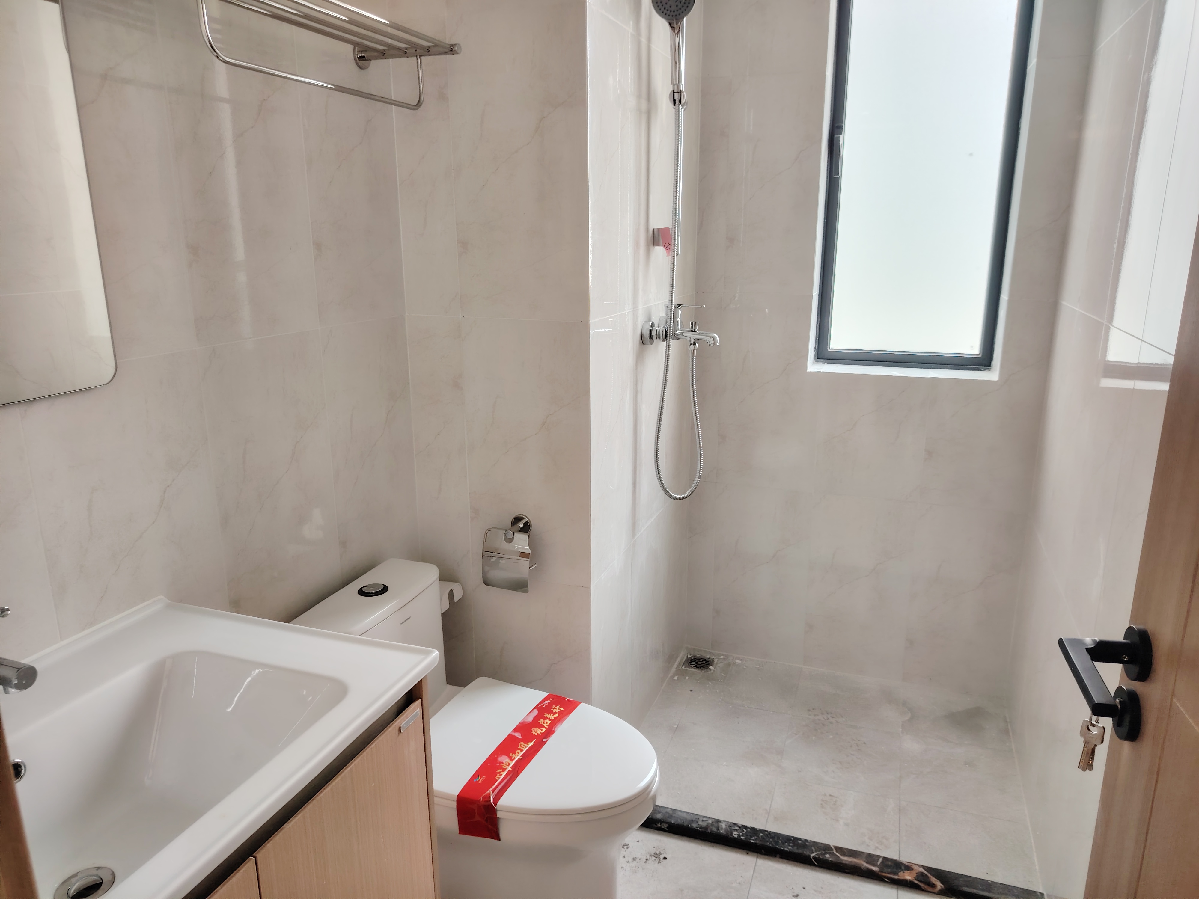 和风家园蓝天居 3室2厅2卫 1800.0元/月 和风家园蓝天居 3室2厅2卫 1800.0元/月室内图