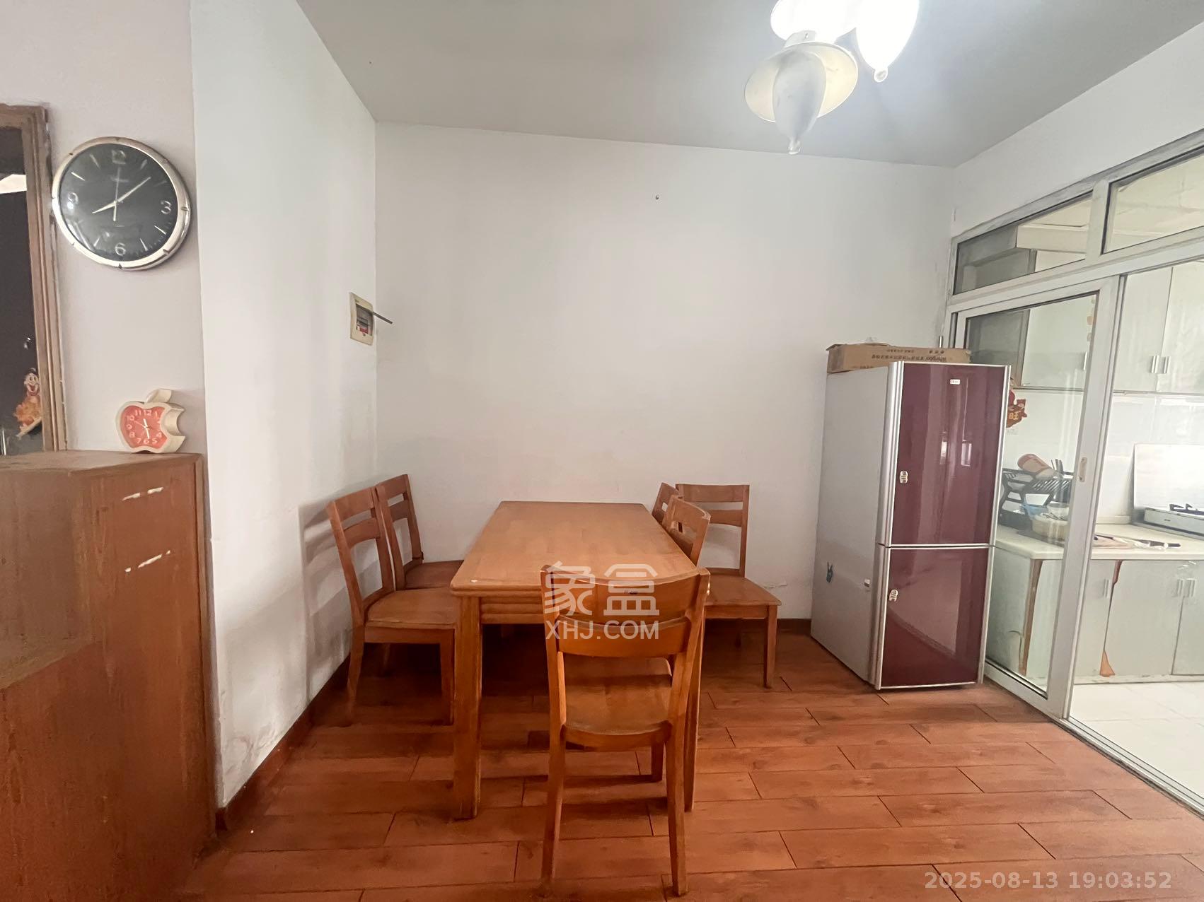 运通馨苑  3室2厅2卫    2400.0元/月 运通馨苑  3室2厅2卫    2400.0元/月室内图