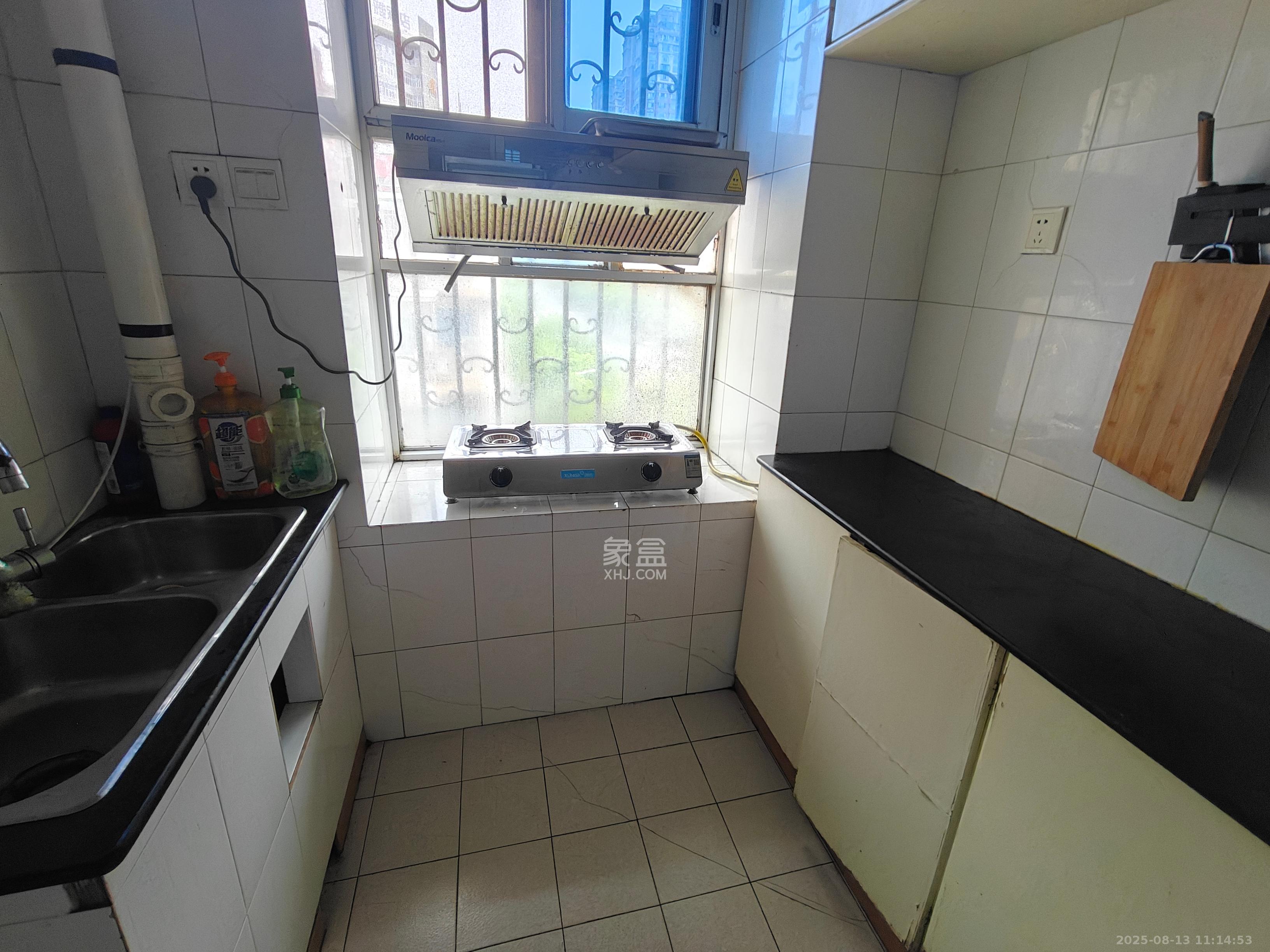 芙蓉区教师村 3室2厅1卫 2000.0元/月 芙蓉区教师村 3室2厅1卫 2000.0元/月室内图