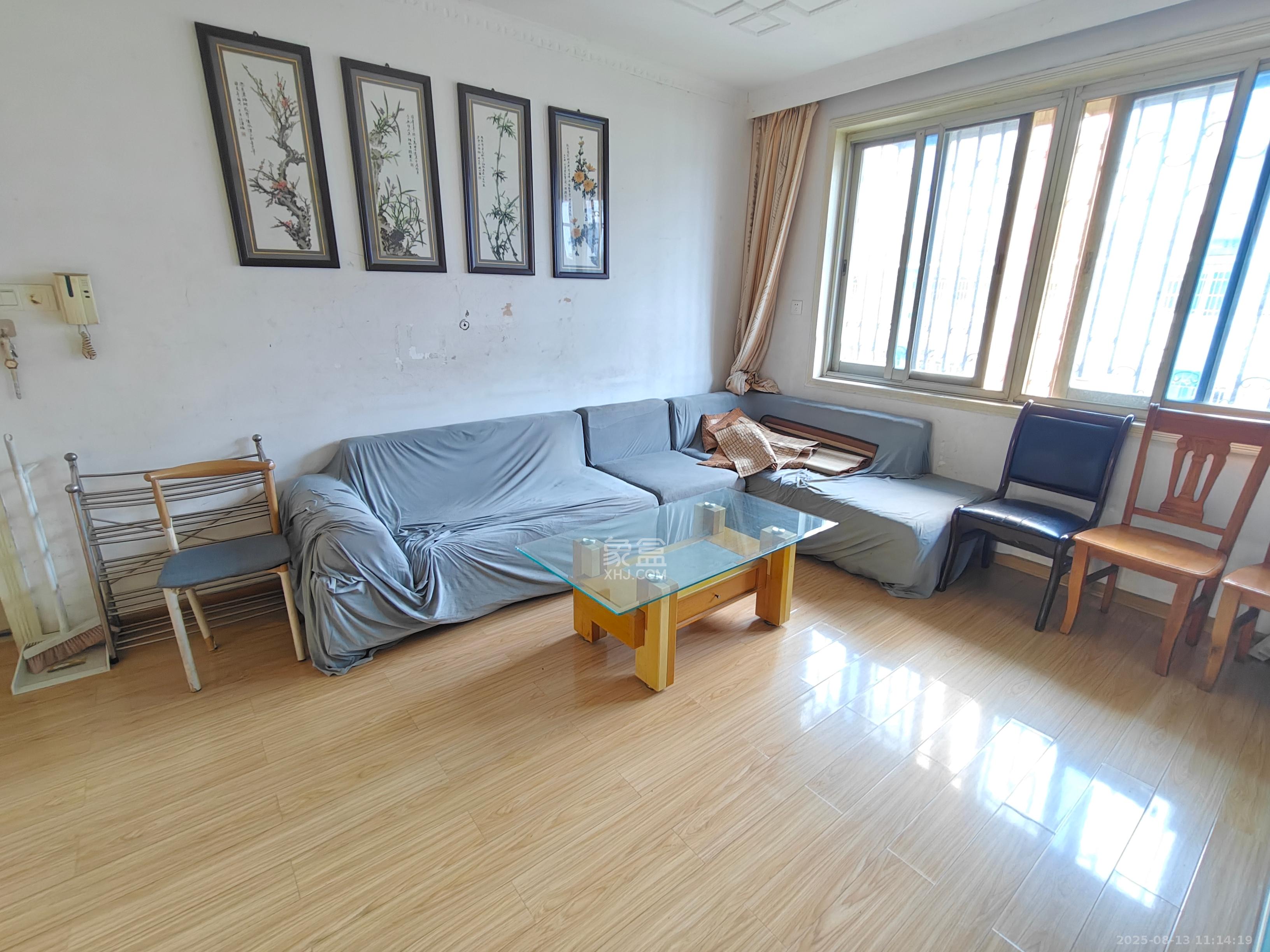 芙蓉区教师村 3室2厅1卫 2000.0元/月 芙蓉区教师村 3室2厅1卫 2000.0元/月室内图