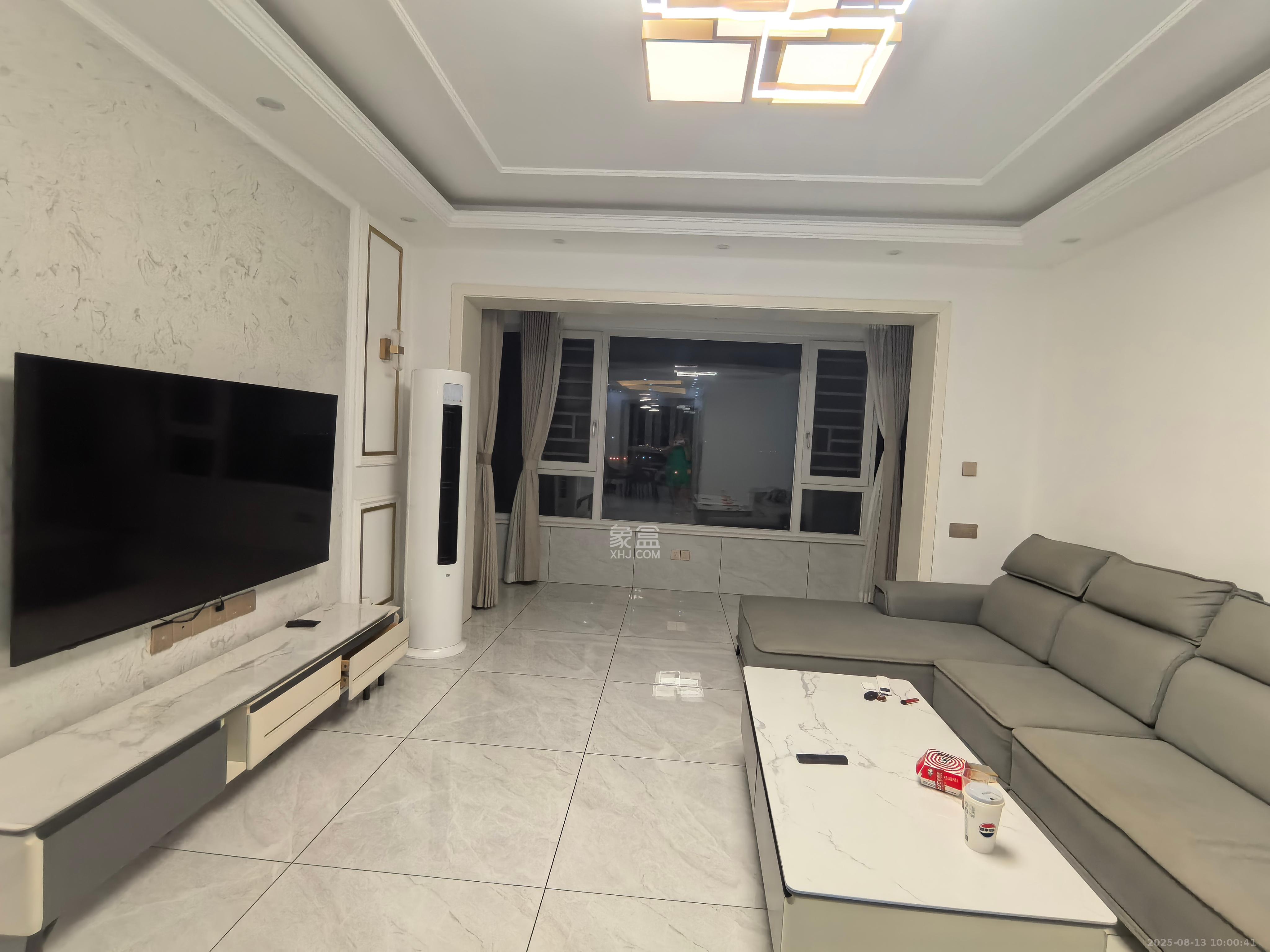 钱隆世家  4室2厅2卫   3200.00元/月室内图