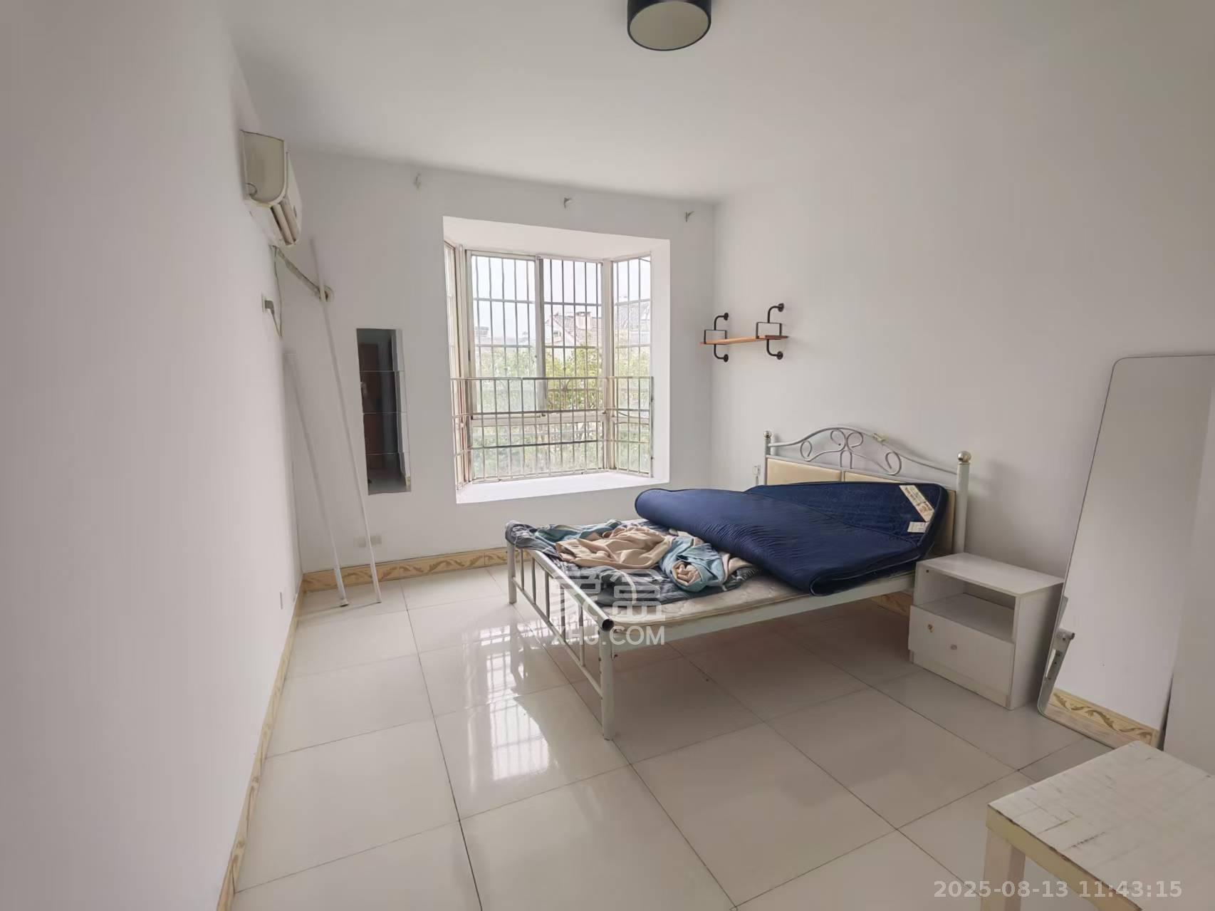 咸嘉新村悦峰园 3室2厅1卫 2400.0元/月 咸嘉新村悦峰园 3室2厅1卫 2400.0元/月室内图