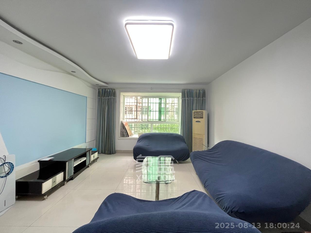 恩瑞麓山名园(龙王港小区)  3室2厅2卫    2600.0元/月 恩瑞麓山名园(龙王港小区)  3室2厅2卫    2600.0元/月室内图