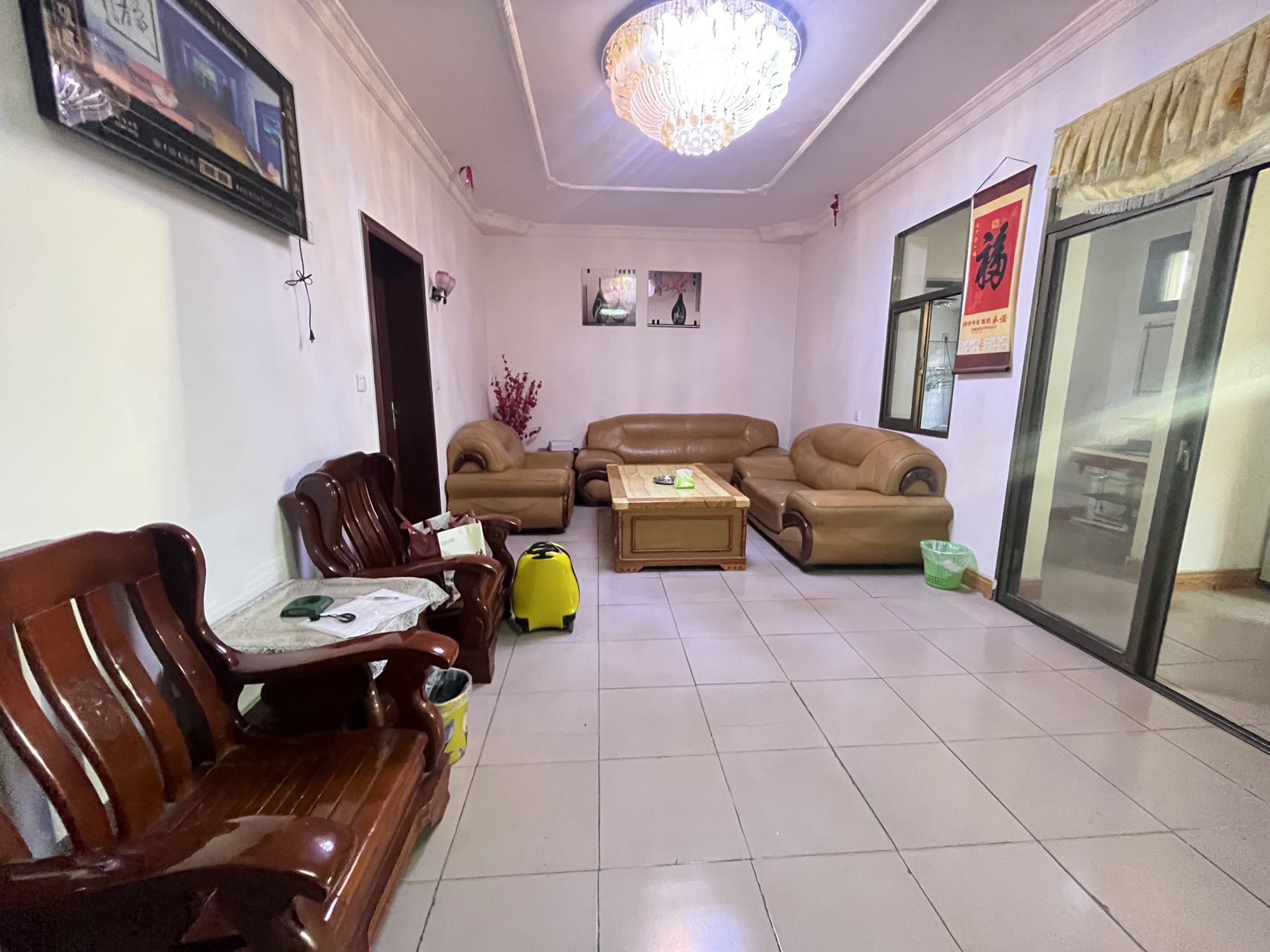 赫山办事处龙岭社区 3室2厅1卫 600.0元/月 赫山办事处龙岭社区 3室2厅1卫 600.0元/月室内图