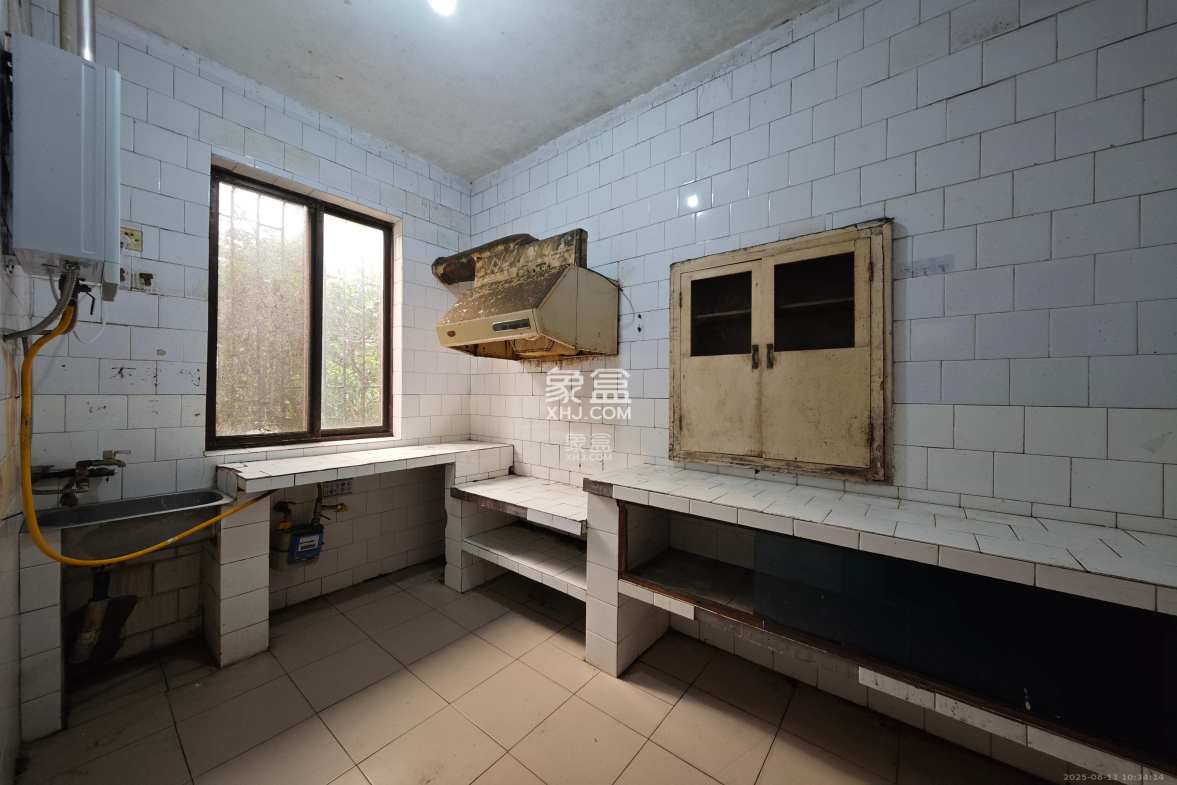 广电南院宿舍 3室2厅1卫 1600.0元/月 广电南院宿舍 3室2厅1卫 1600.0元/月室内图