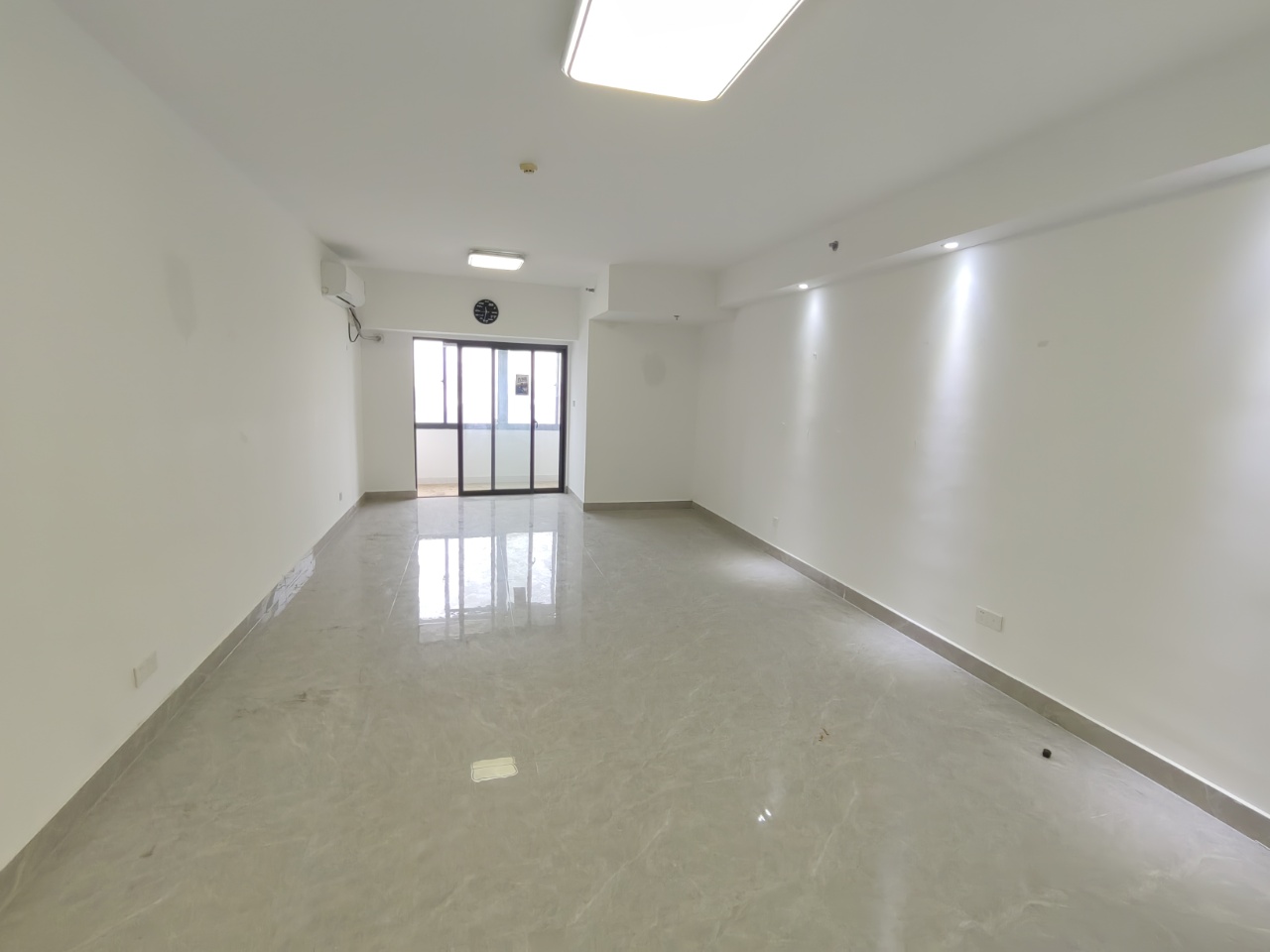 望海国际广场 1室1厅1卫 1600.0元/月 望海国际广场 1室1厅1卫 1600.0元/月室内图