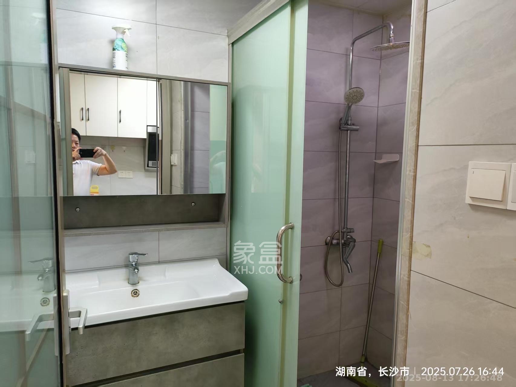 明大佳园 2室1厅1卫 2100.0元/月 明大佳园 2室1厅1卫 2100.0元/月室内图