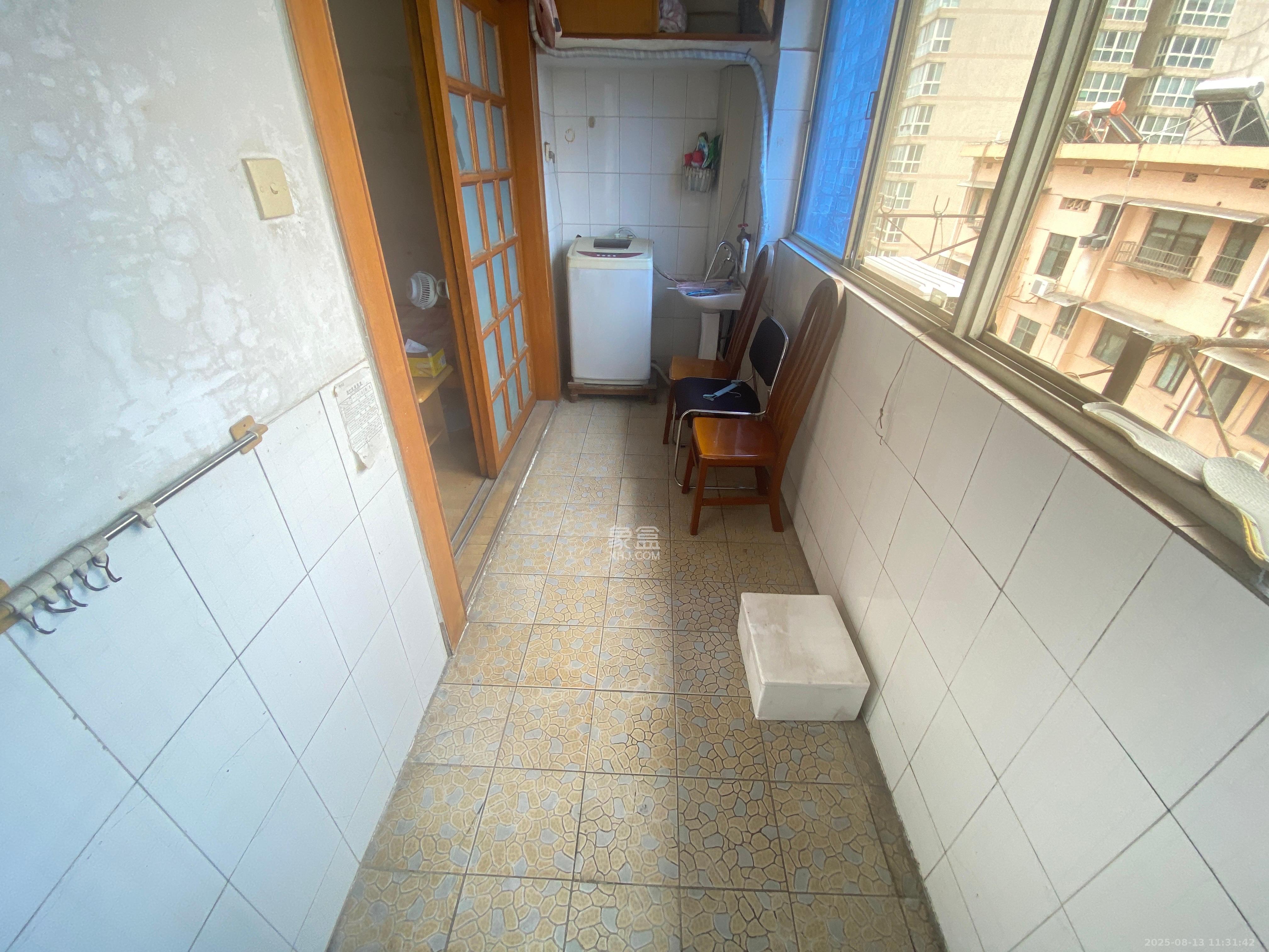 浦沅生活一区 2室2厅1卫 1200.0元/月 浦沅生活一区 2室2厅1卫 1200.0元/月室内图