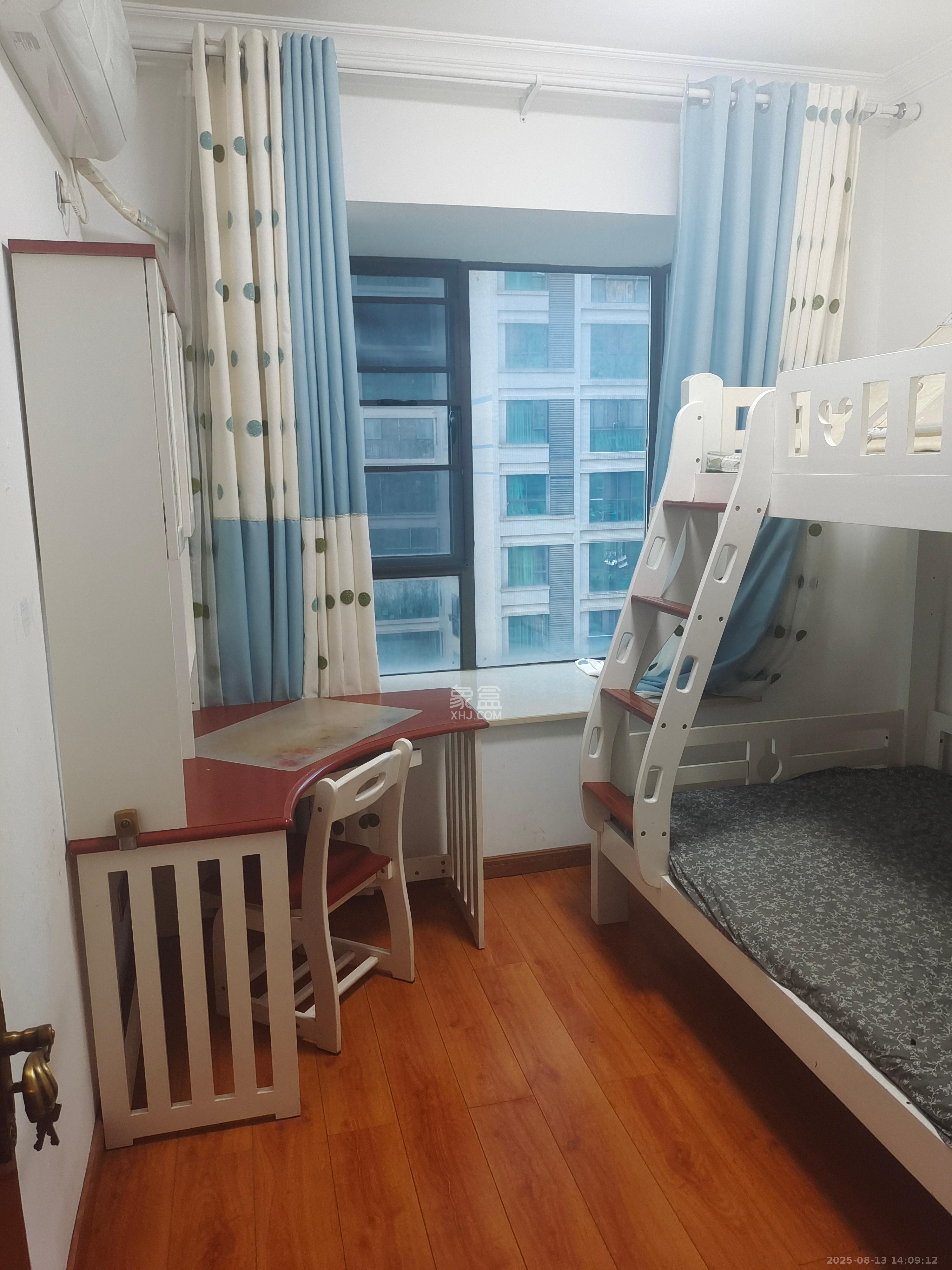 滨江一号(丰泰花园) 3室2厅2卫 2900.0元/月 滨江一号(丰泰花园) 3室2厅2卫 2900.0元/月室内图