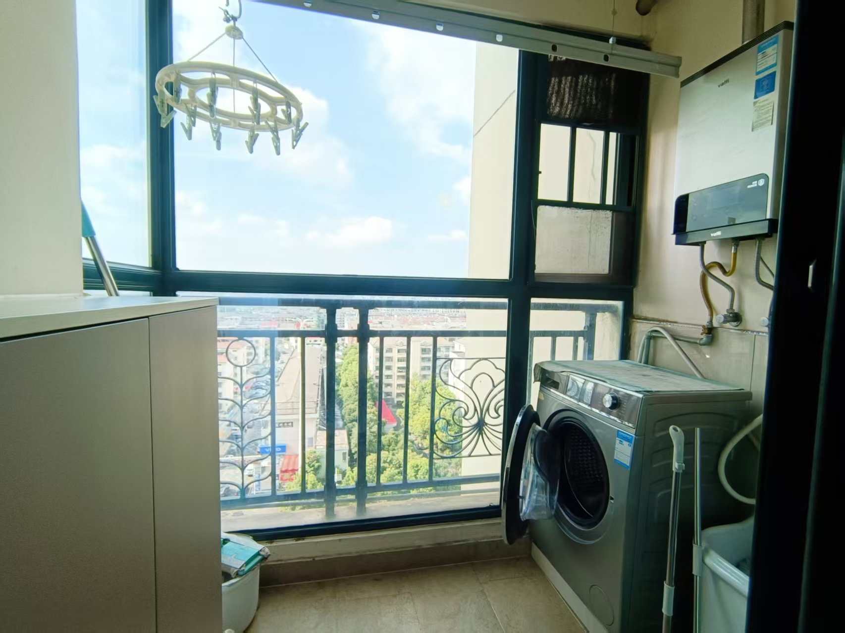 恒大绿洲 3室2厅2卫 2200.0元/月 恒大绿洲 3室2厅2卫 2200.0元/月室内图