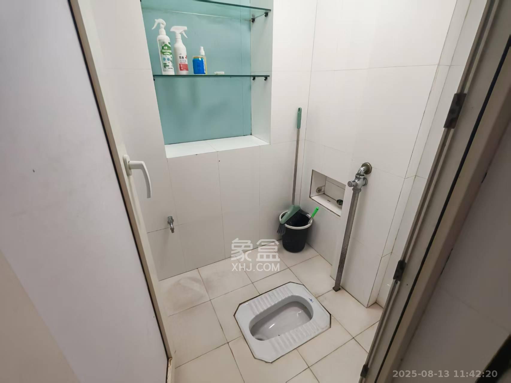 咸嘉新村悦峰园 3室2厅1卫 2400.0元/月 咸嘉新村悦峰园 3室2厅1卫 2400.0元/月室内图