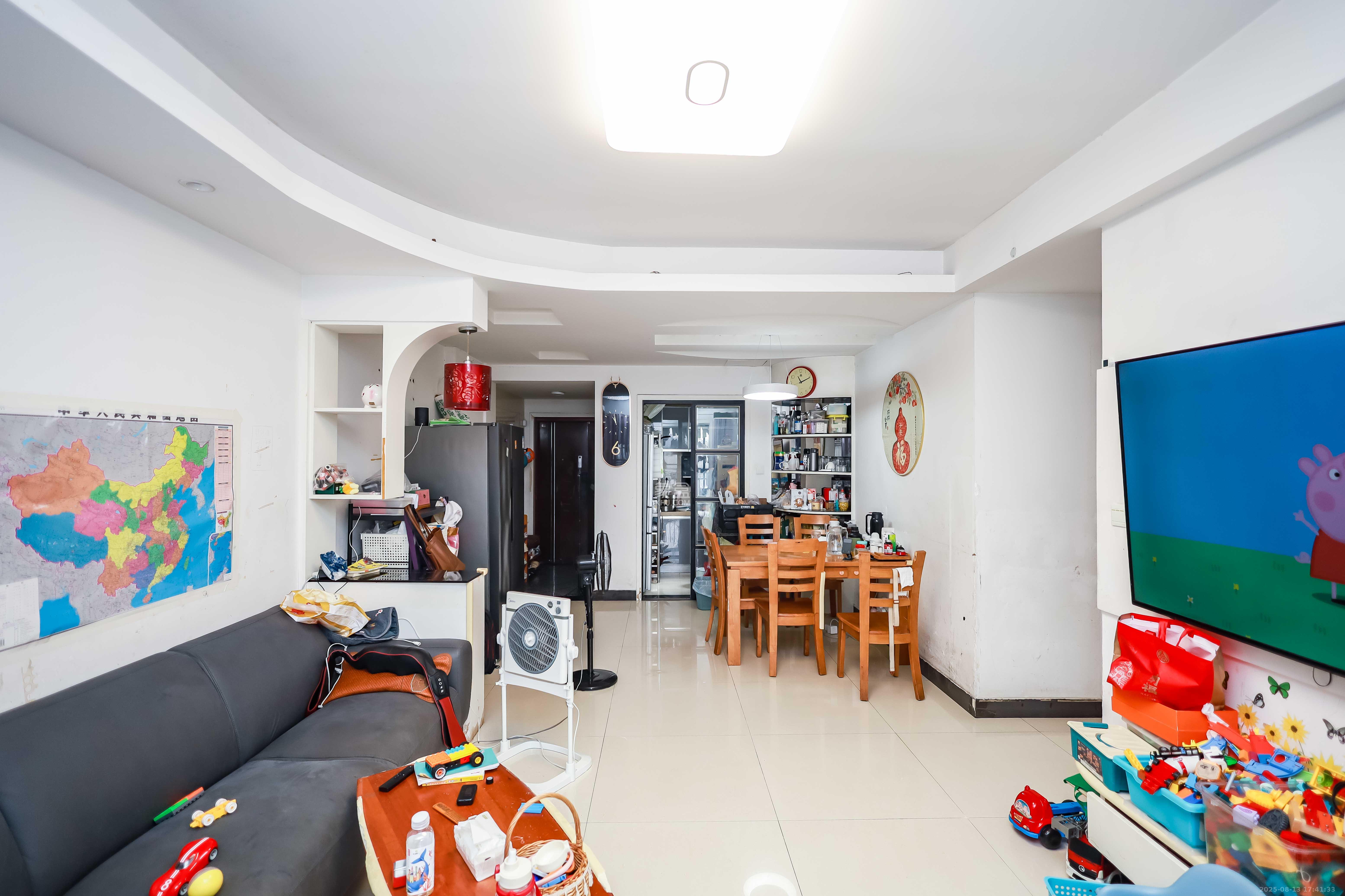 莱茵城  3室2厅1卫    66.8万客厅