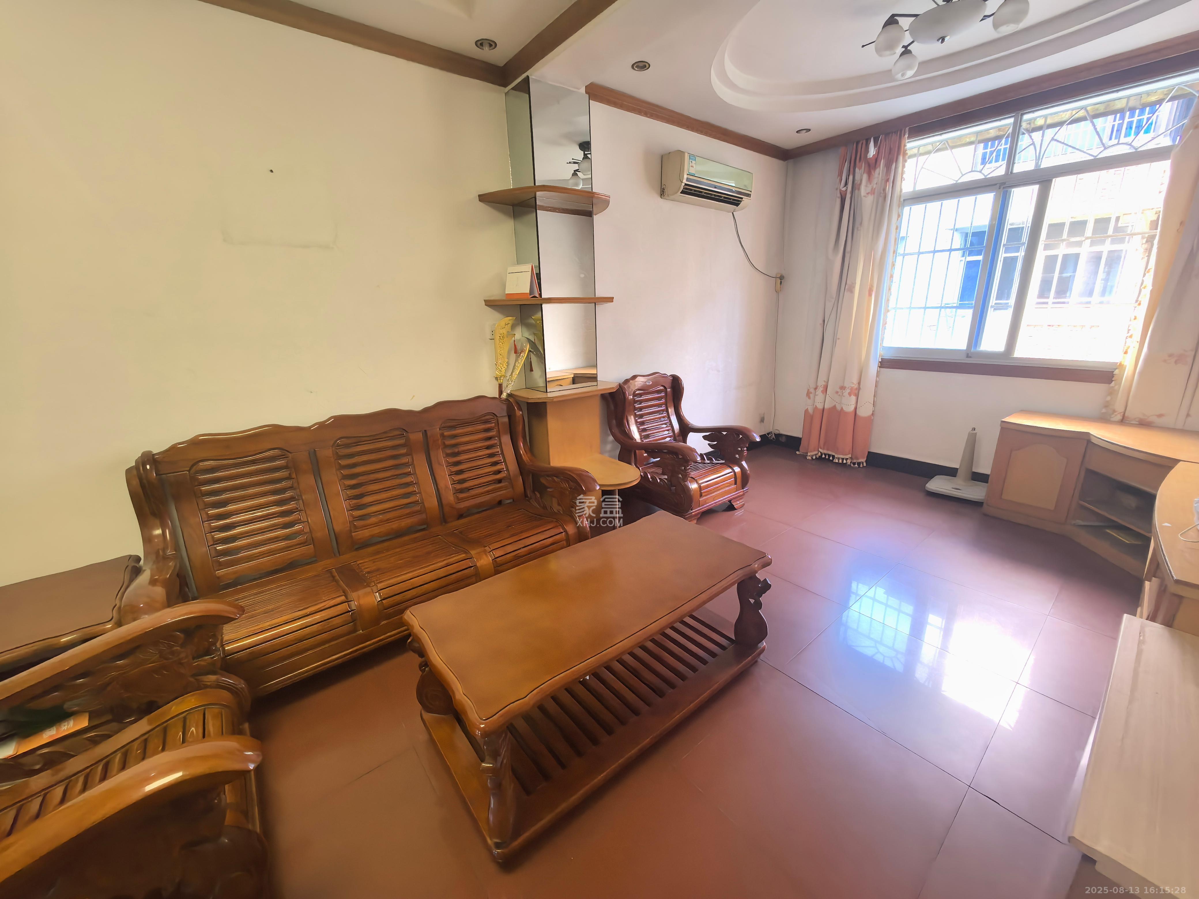 交通技校宿舍  1室1厅1卫    3000.0元/月 交通技校宿舍  1室1厅1卫    3000.0元/月室内图