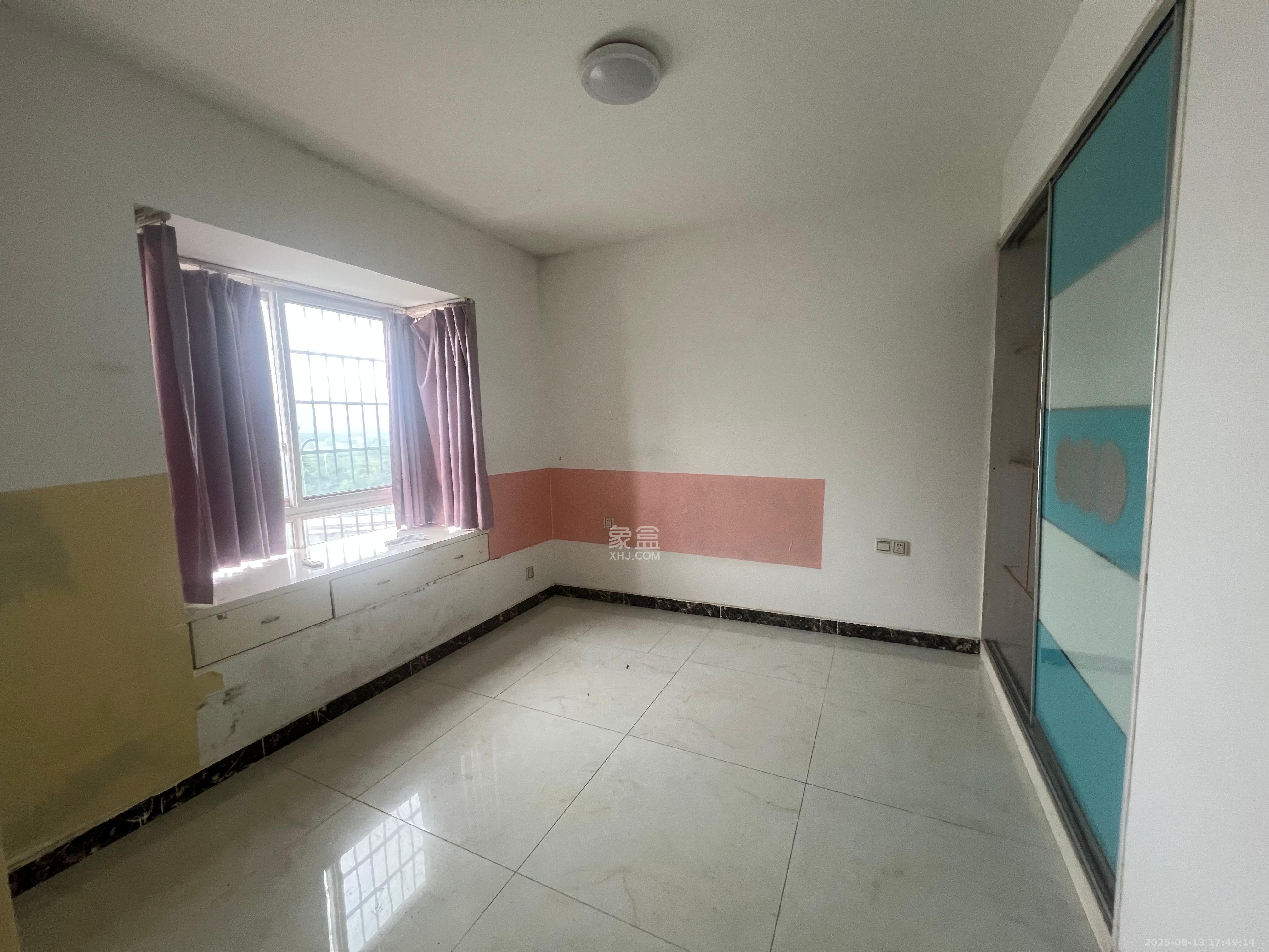 滨湖嘉园(湖滨小区)  3室2厅2卫    3500.0元/月 滨湖嘉园(湖滨小区)  3室2厅2卫    3500.0元/月室内图