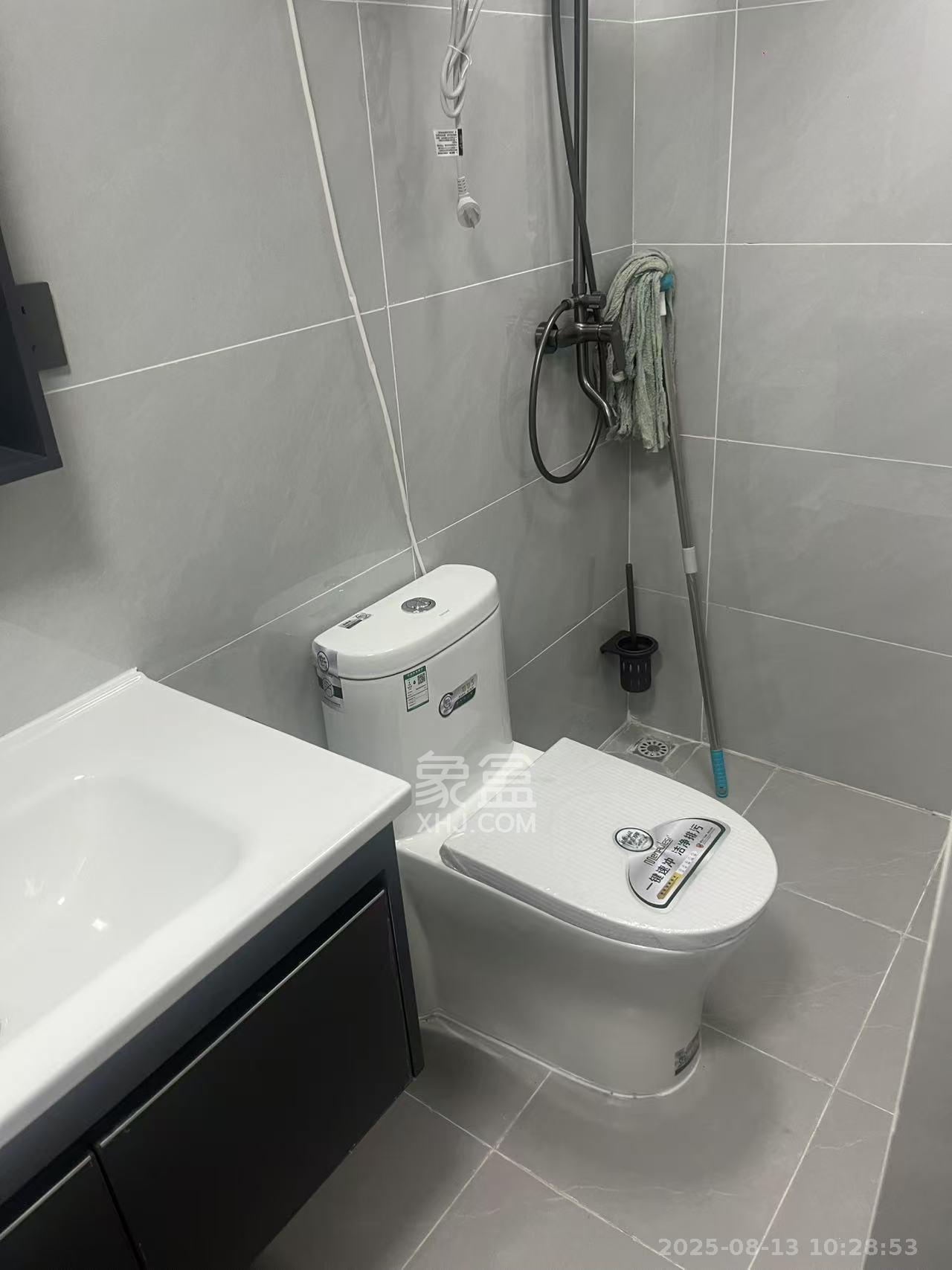 星沙算中心  1室1厅1卫    1800.0元/月 星沙算中心  1室1厅1卫    1800.0元/月室内图