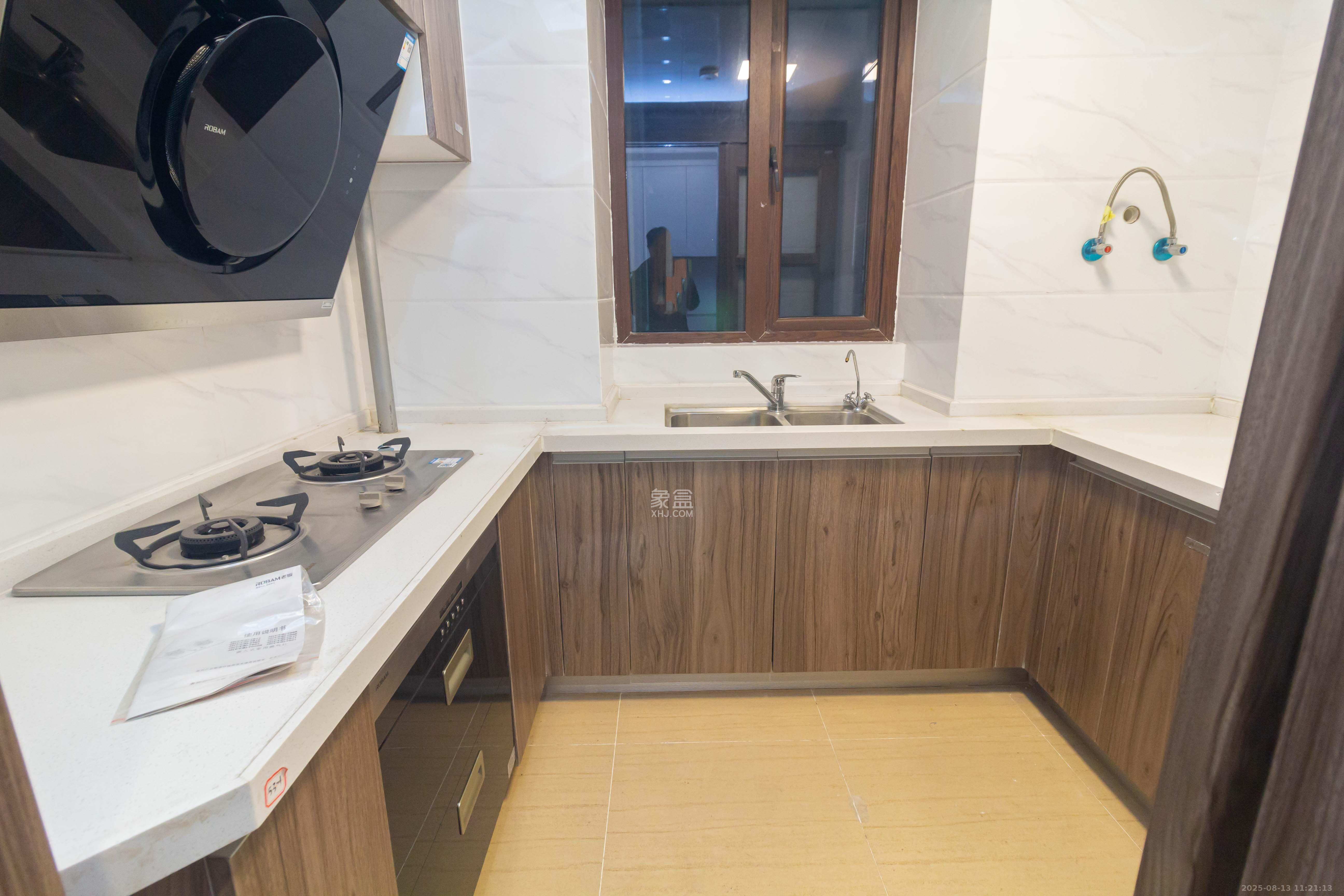 碧桂园星城首府 3室2厅2卫 2400.00元/月 碧桂园星城首府 3室2厅2卫 2400.00元/月室内图