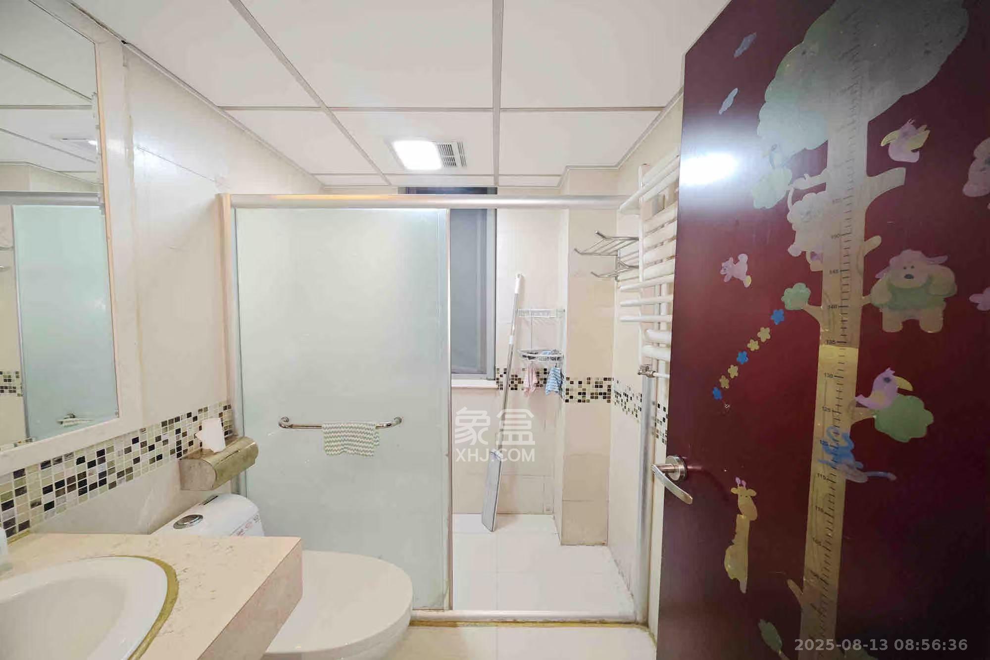 新城新世界一二三期  2室2厅1卫   2300.00元/月室内图
