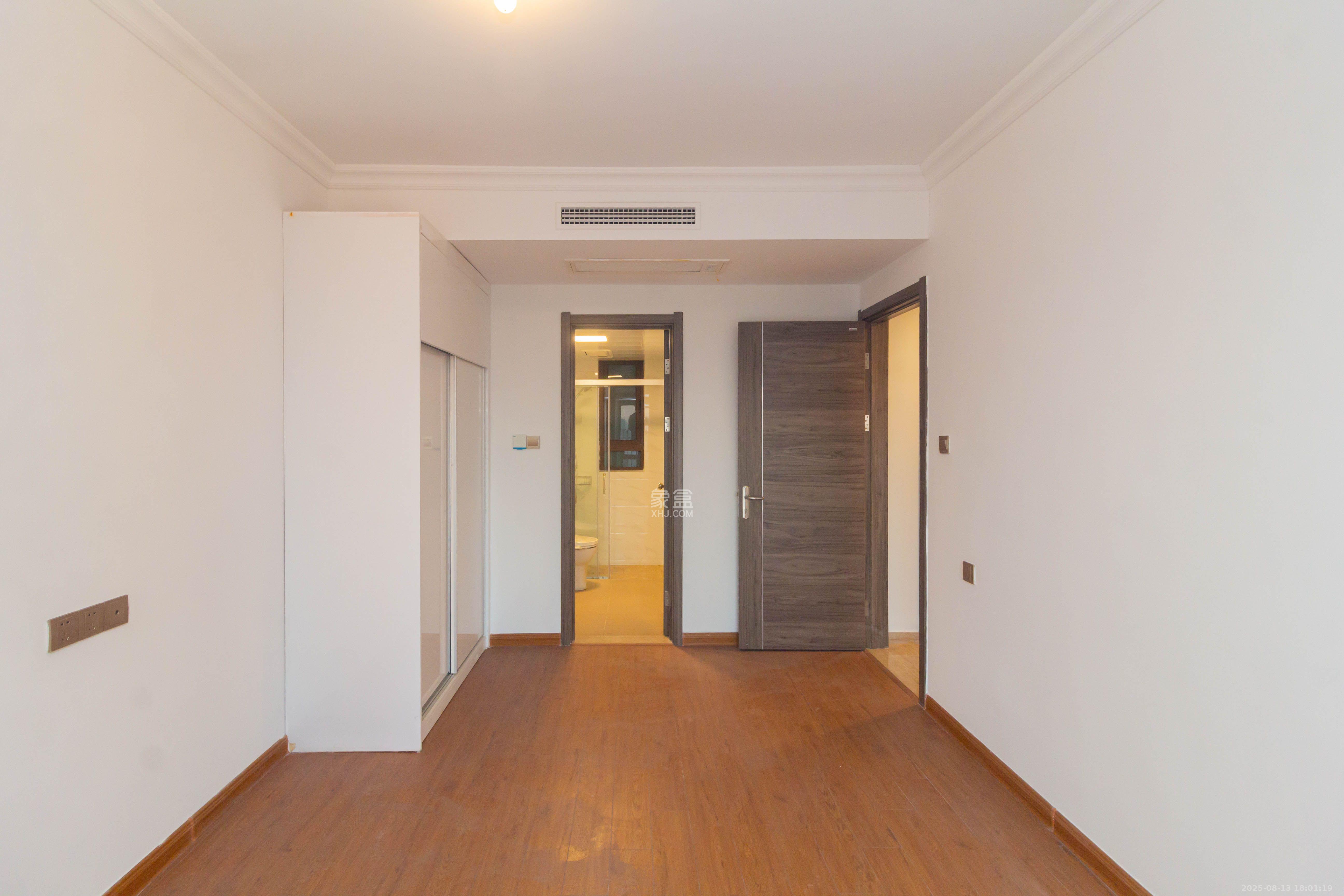 碧桂园星城首府 3室2厅2卫 2400.00元/月 碧桂园星城首府 3室2厅2卫 2400.00元/月室内图