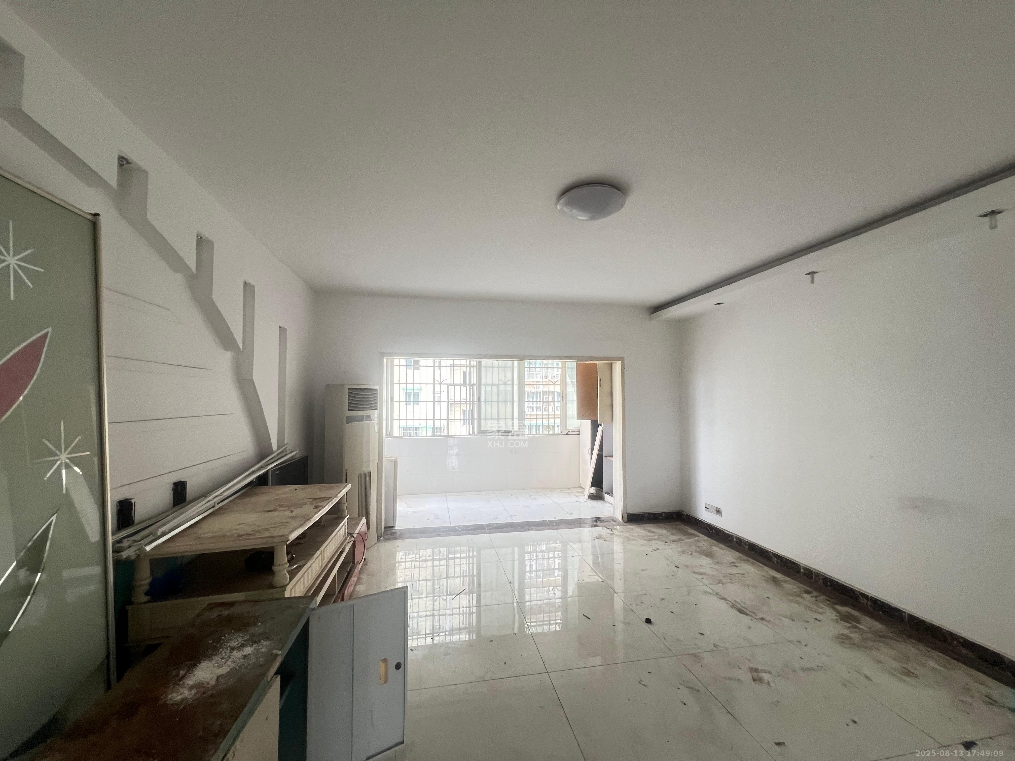 滨湖嘉园(湖滨小区)  3室2厅2卫    3500.0元/月 滨湖嘉园(湖滨小区)  3室2厅2卫    3500.0元/月室内图