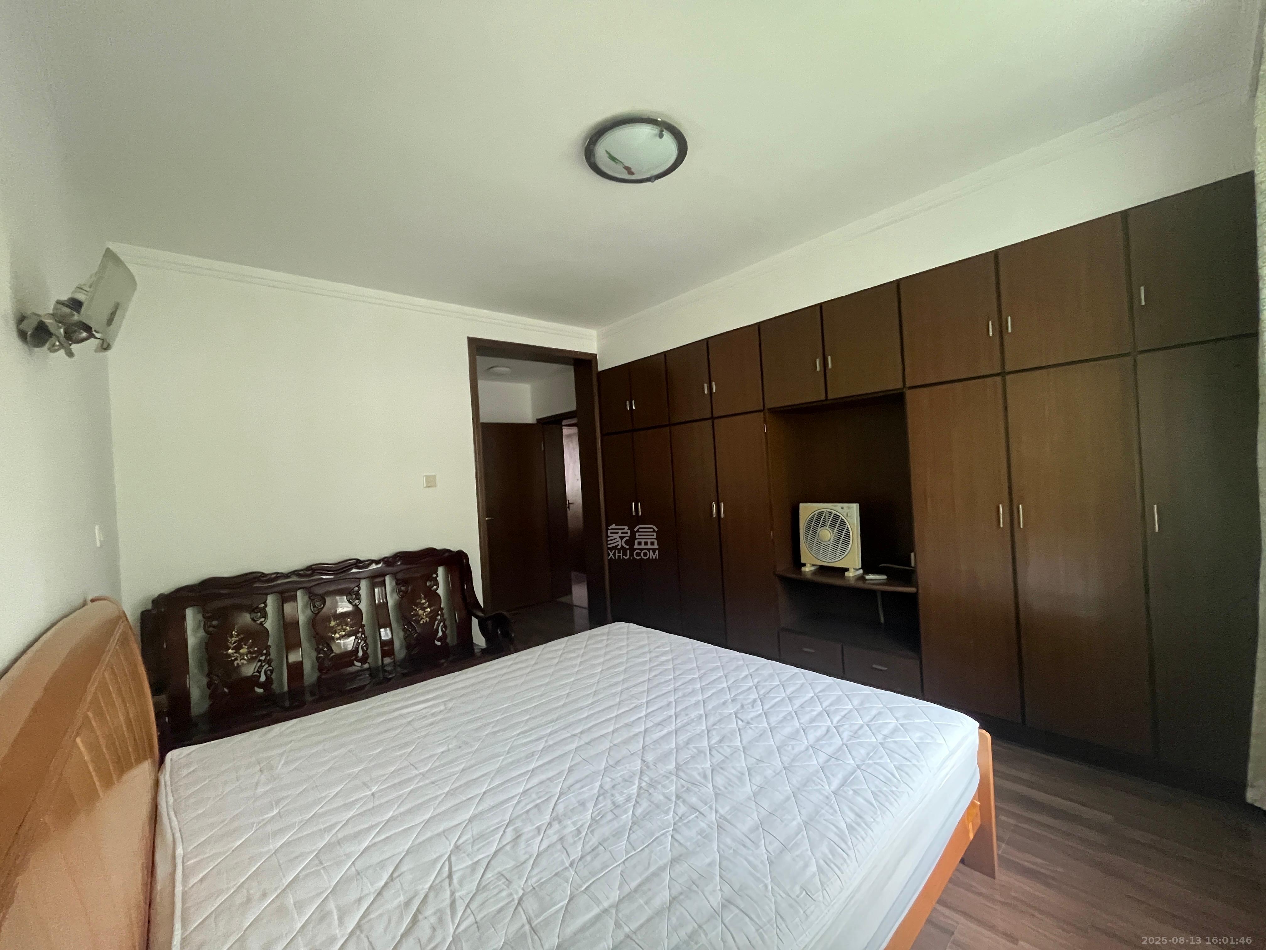 八方公司宿舍(师家老屋) 3室2厅2卫 2500.0元/月 八方公司宿舍(师家老屋) 3室2厅2卫 2500.0元/月室内图