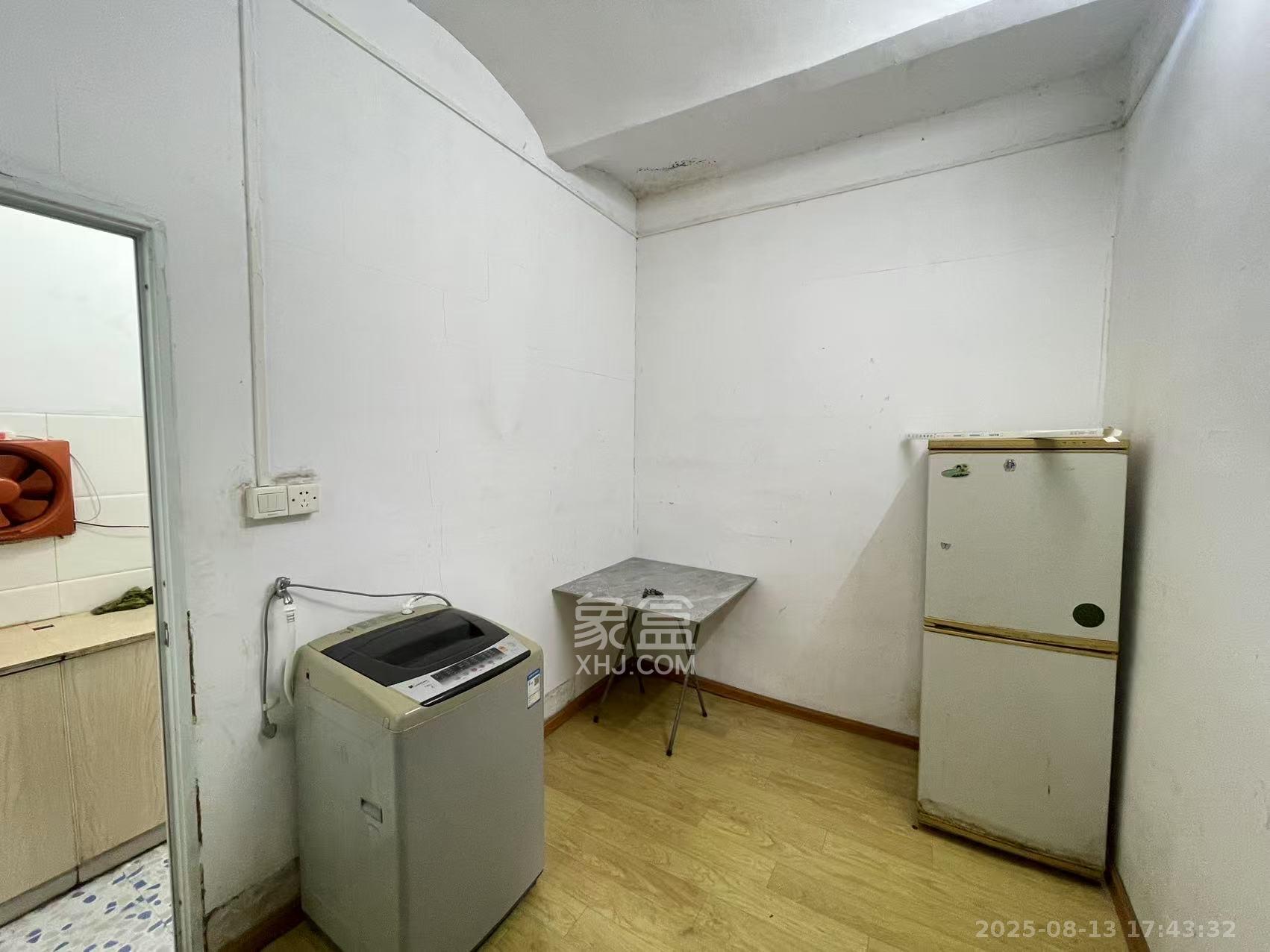 仰天湖1、2村 1室1厅1卫 1000.0元/月 仰天湖1、2村 1室1厅1卫 1000.0元/月室内图