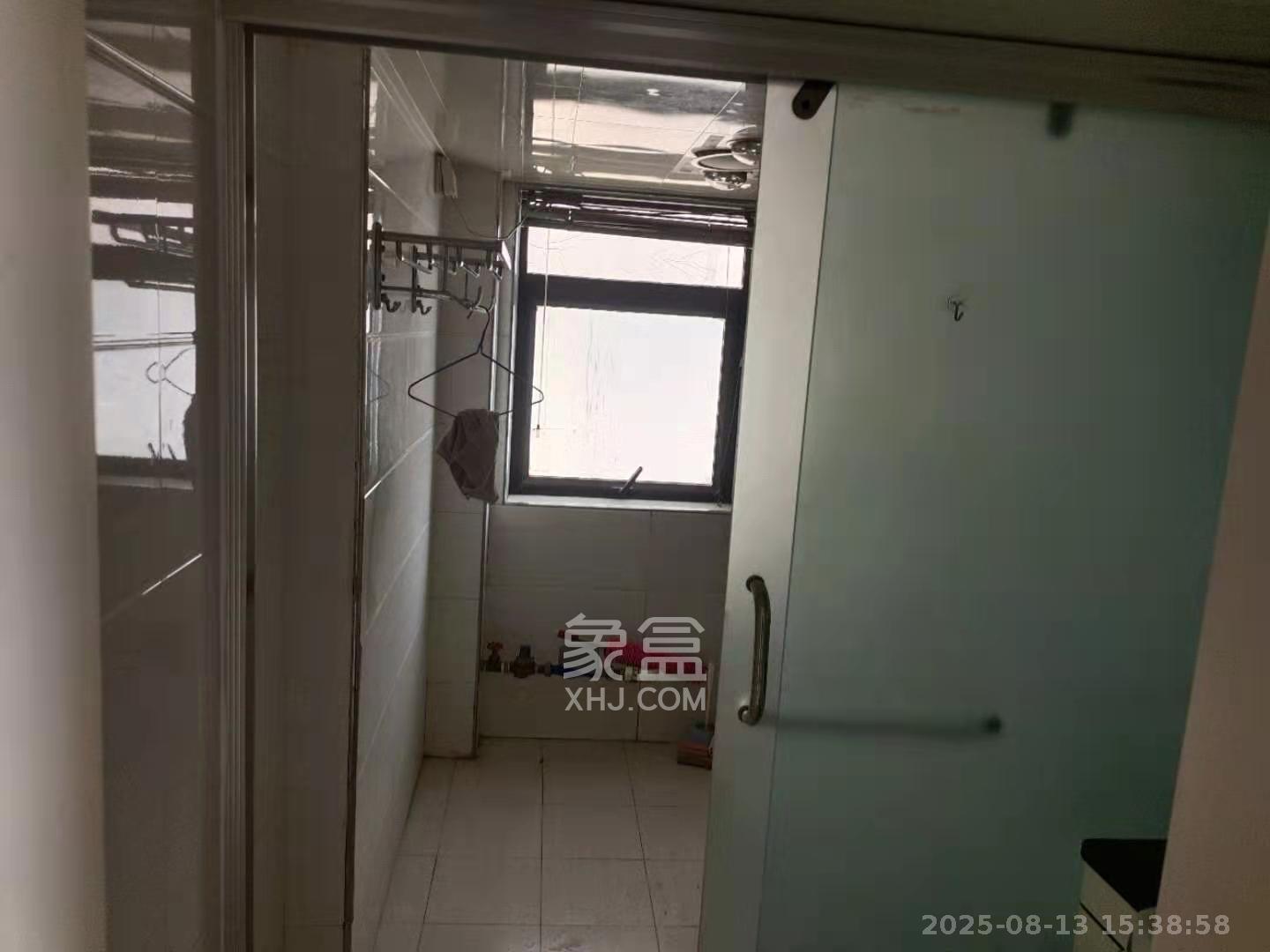 上东辛顿公寓 3室2厅2卫 2800.0元/月 上东辛顿公寓 3室2厅2卫 2800.0元/月室内图