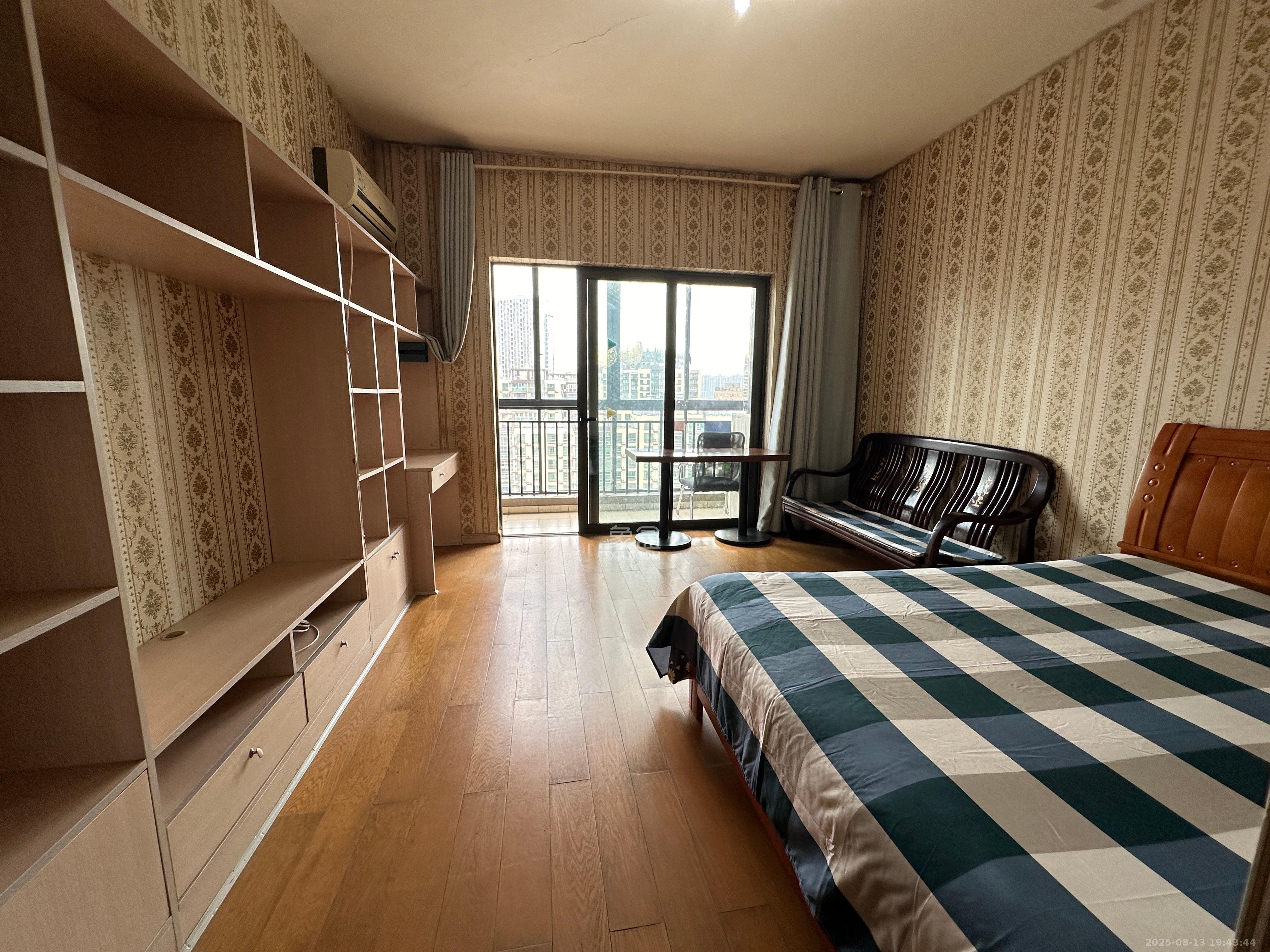 远大麓园 1室1厅1卫 1350.0元/月 远大麓园 1室1厅1卫 1350.0元/月室内图