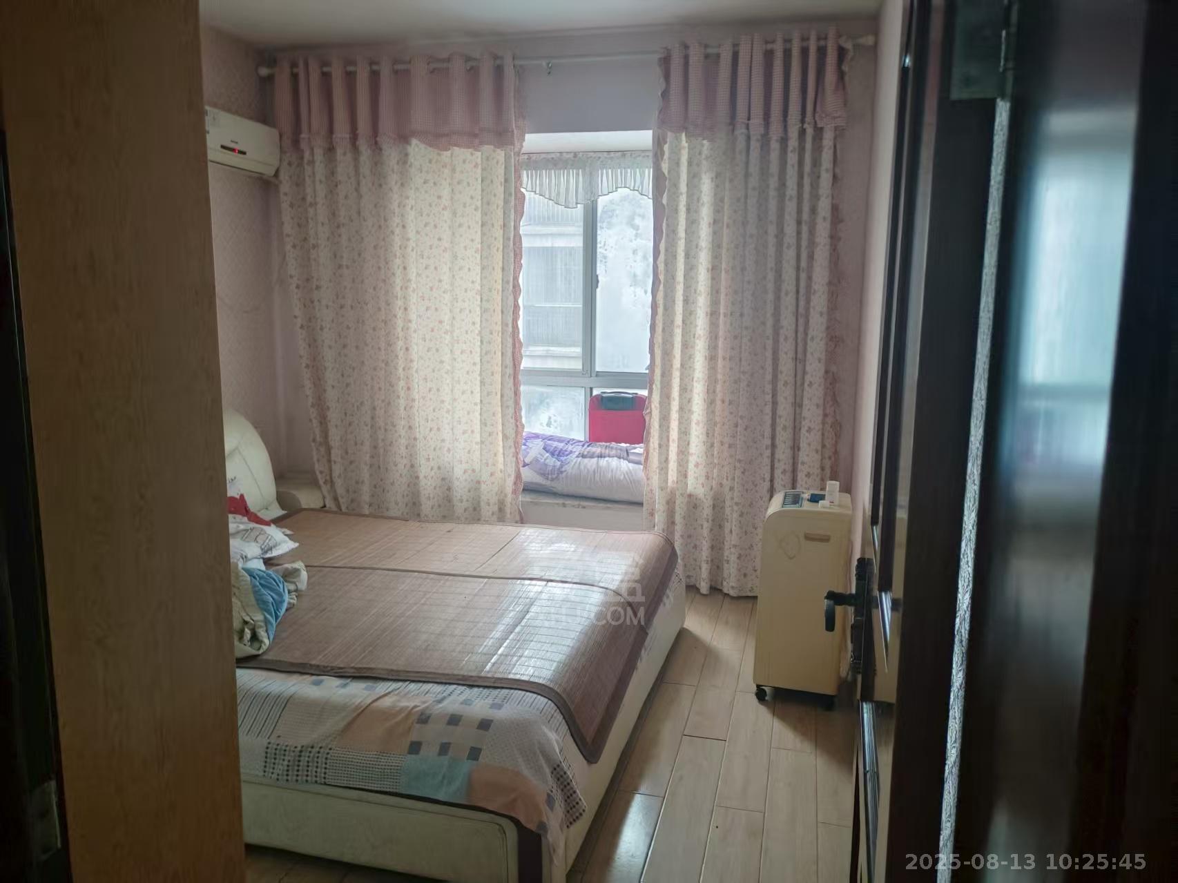裕景龙苑  3室2厅2卫   1000.00元/月室内图