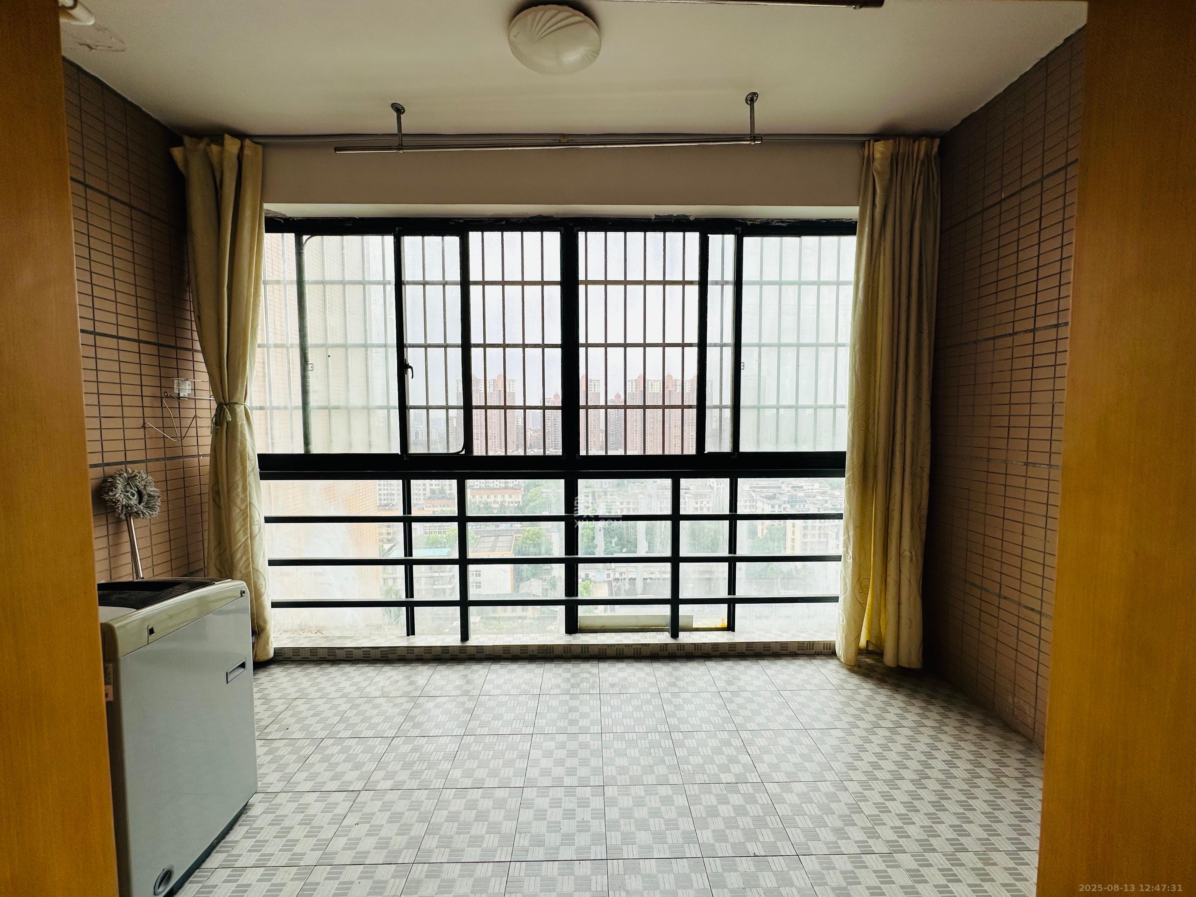 瑞都华庭（华庭美苑）  2室2厅1卫   1600.00元/月室内图