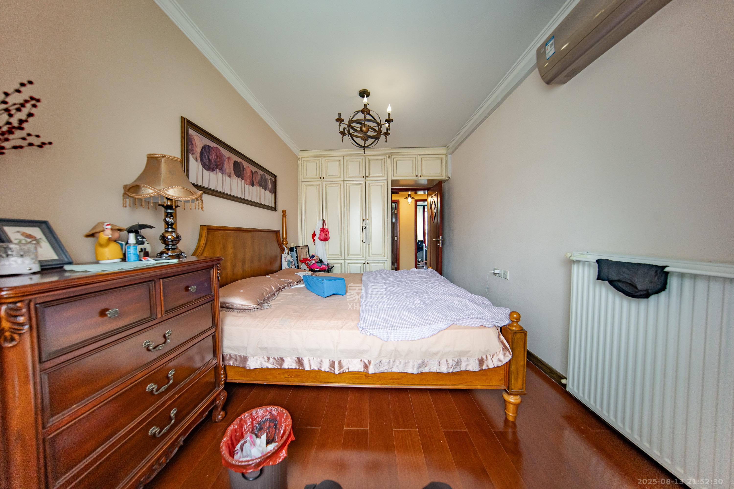 江山帝景雅典  4室2厅1卫    158.0万卧室